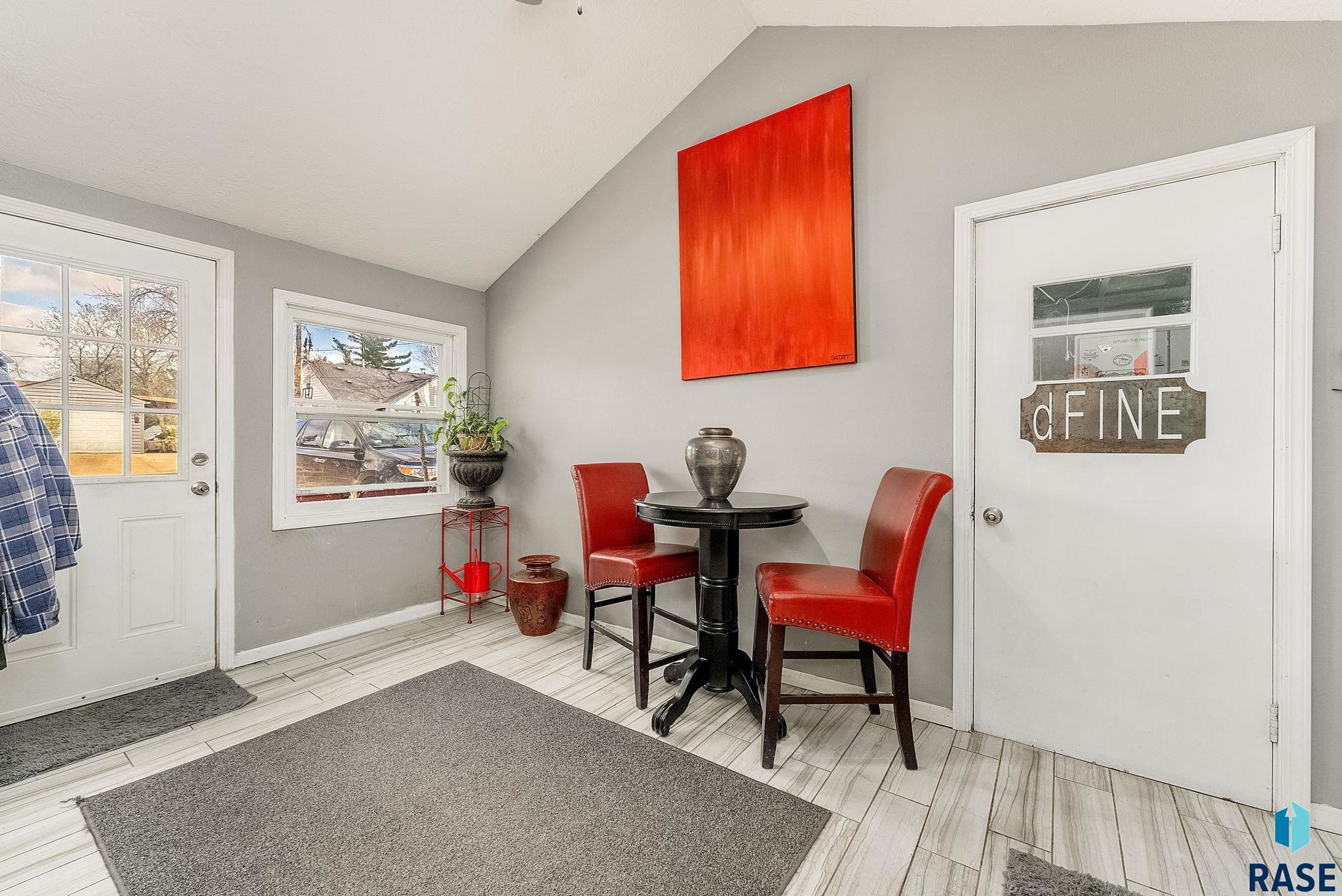 201 E 31st St Street, Sioux Falls, New Jersey image 4