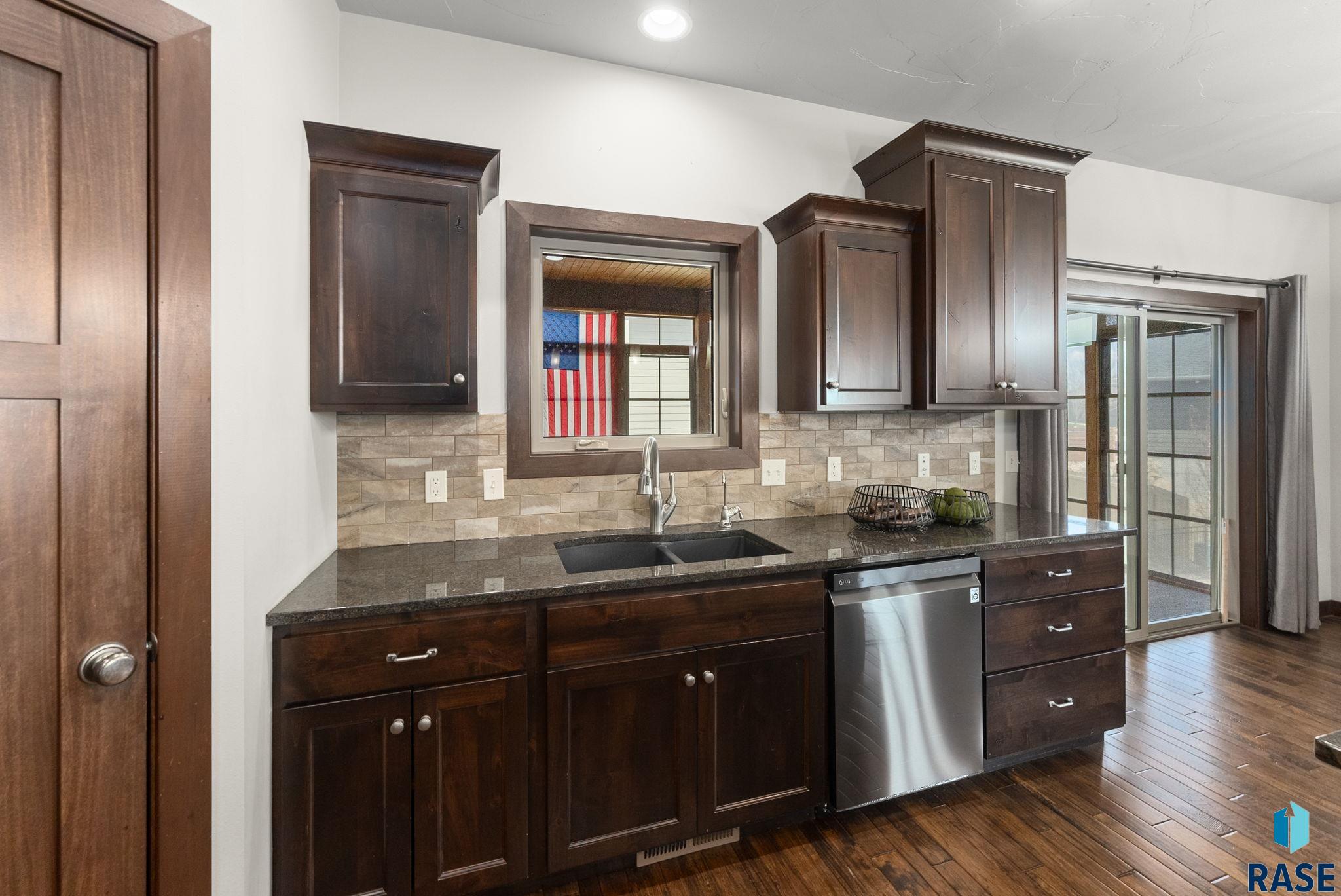 Sioux Falls, South Dakota 57108, United States, 5 Bedrooms Bedrooms, ,3 BathroomsBathrooms,Residential,Active,106421