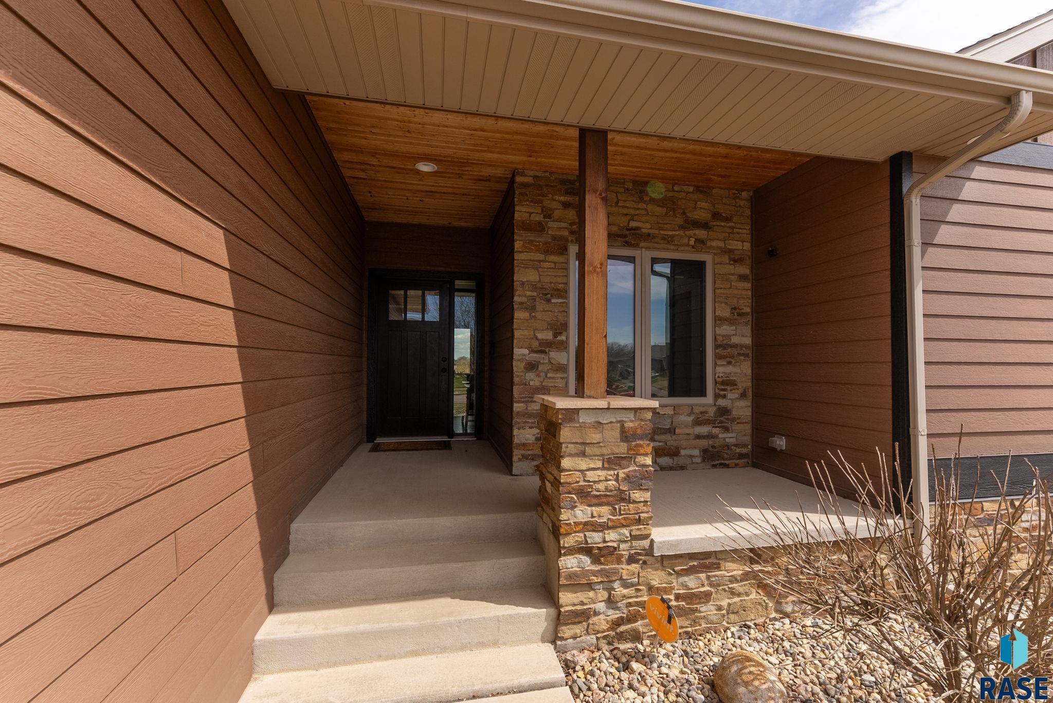 Sioux Falls, South Dakota 57108, United States, 5 Bedrooms Bedrooms, ,3 BathroomsBathrooms,Residential,Active,106421