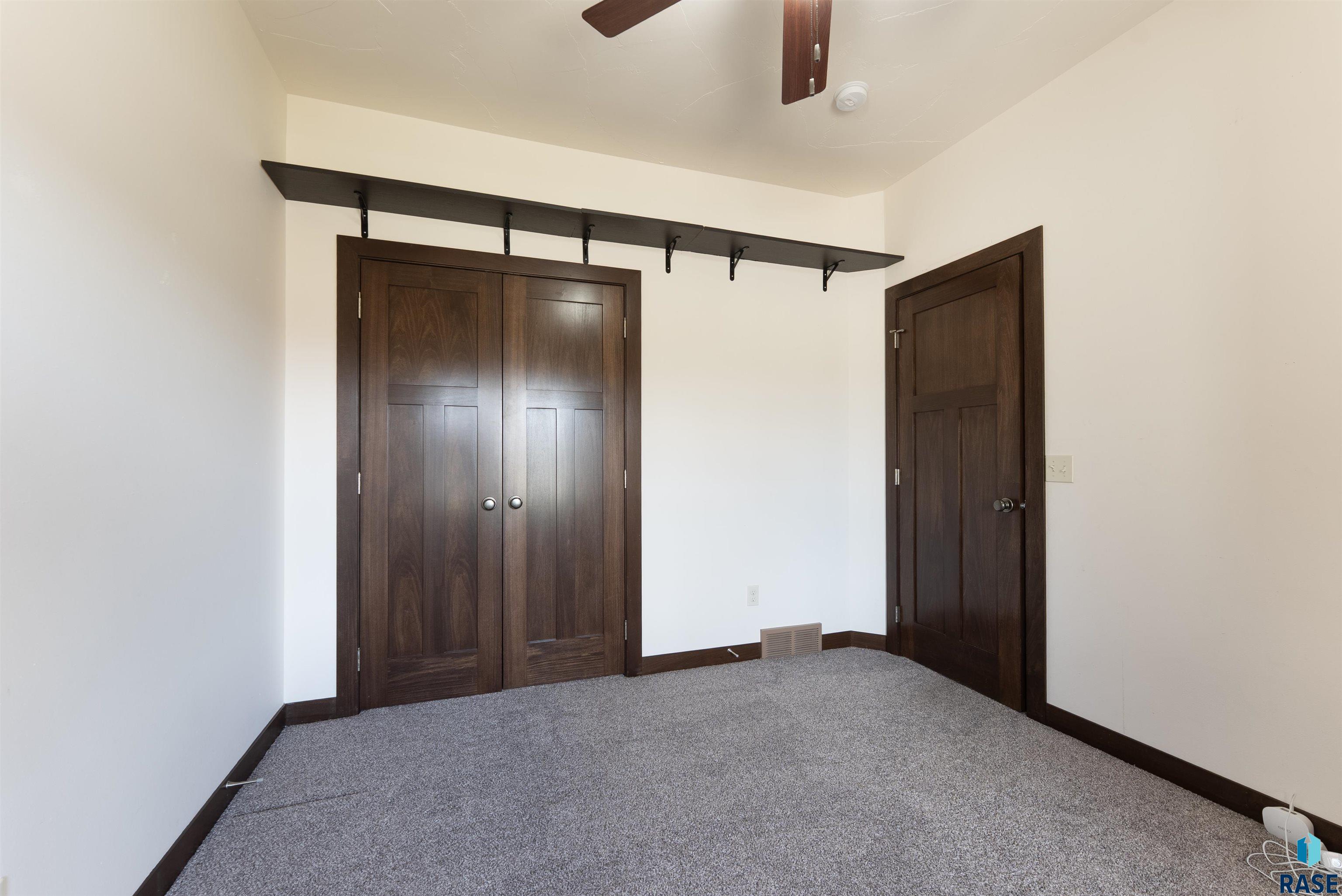 Sioux Falls, South Dakota 57108, United States, 5 Bedrooms Bedrooms, ,3 BathroomsBathrooms,Residential,Active,106421