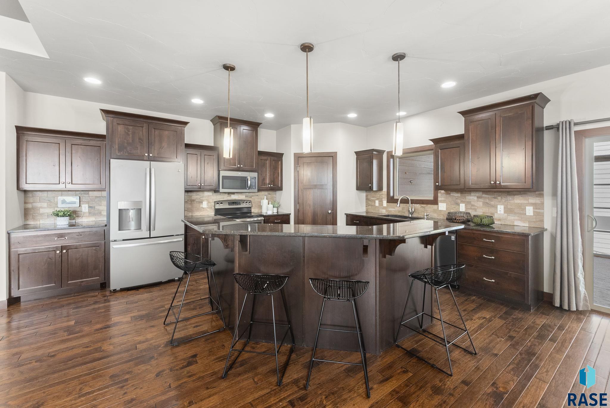 Sioux Falls, South Dakota 57108, United States, 5 Bedrooms Bedrooms, ,3 BathroomsBathrooms,Residential,Active,106421