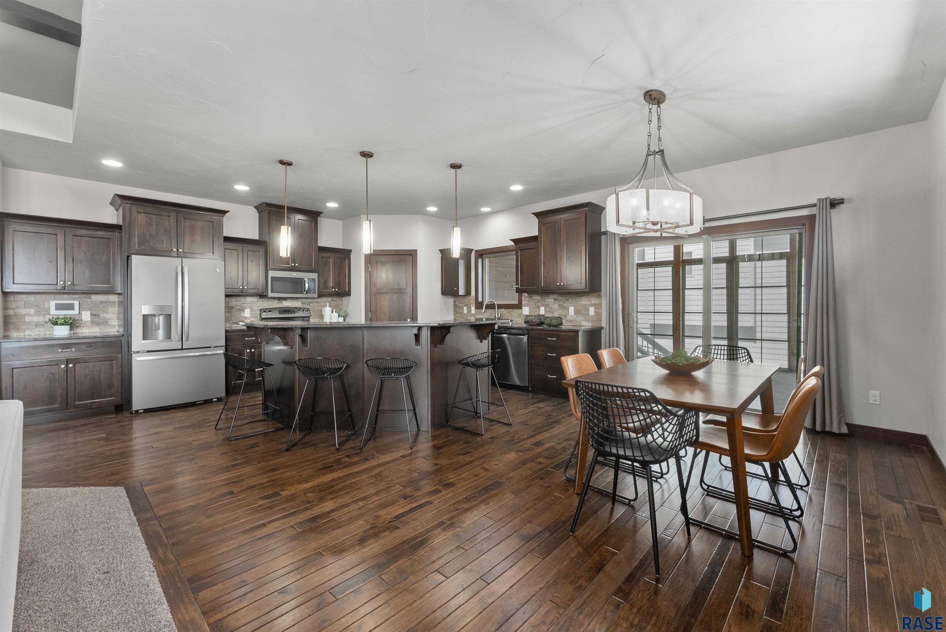 Sioux Falls, South Dakota 57108, United States, 5 Bedrooms Bedrooms, ,3 BathroomsBathrooms,Residential,Active,106421