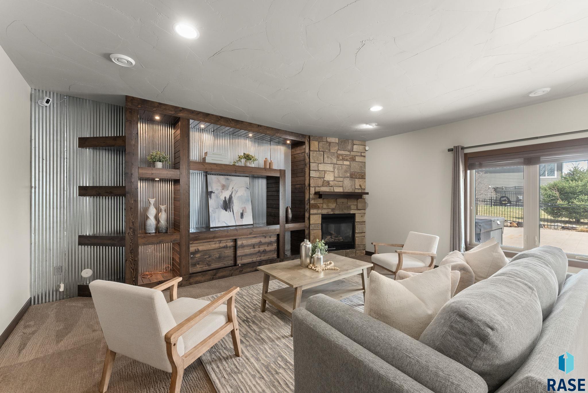 Sioux Falls, South Dakota 57108, United States, 5 Bedrooms Bedrooms, ,3 BathroomsBathrooms,Residential,Active,106421