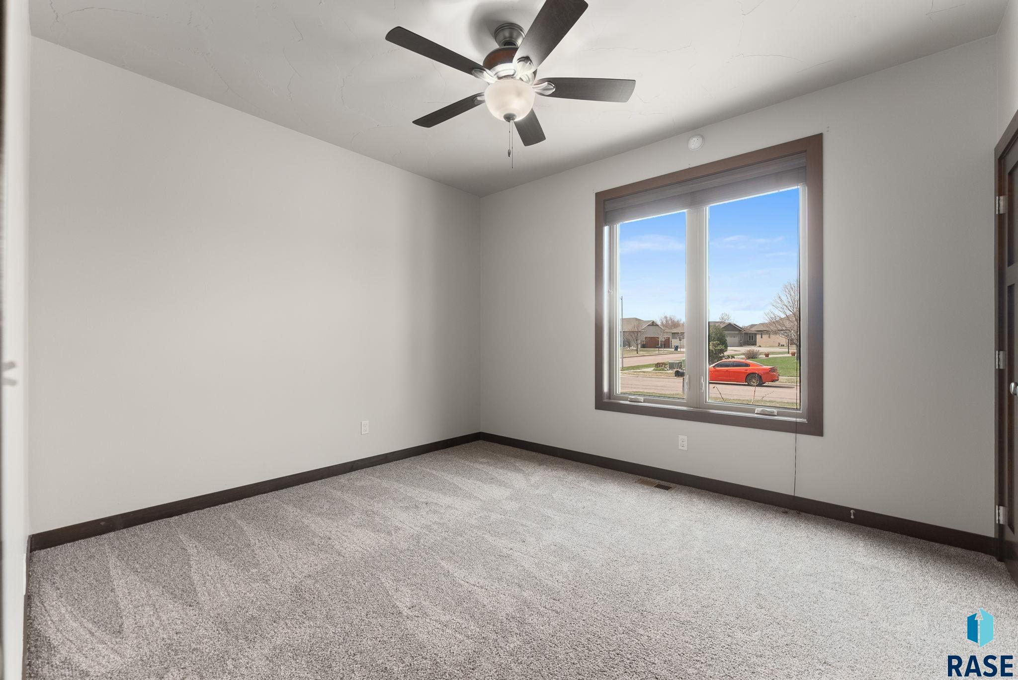 Sioux Falls, South Dakota 57108, United States, 5 Bedrooms Bedrooms, ,3 BathroomsBathrooms,Residential,Active,106421