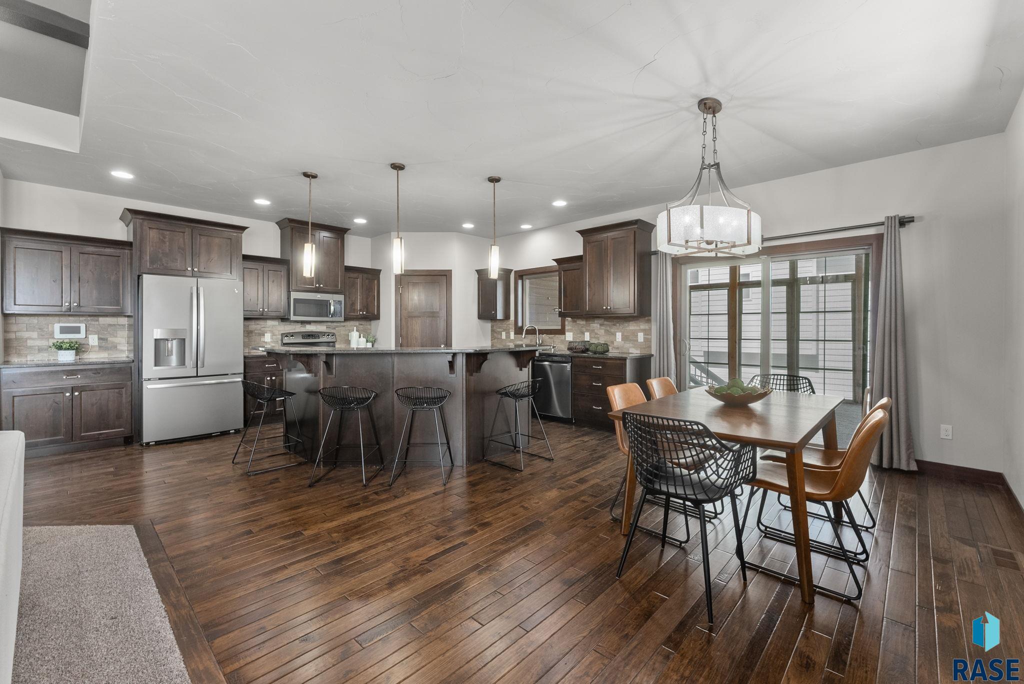 Sioux Falls, South Dakota 57108, United States, 5 Bedrooms Bedrooms, ,3 BathroomsBathrooms,Residential,Active,106421