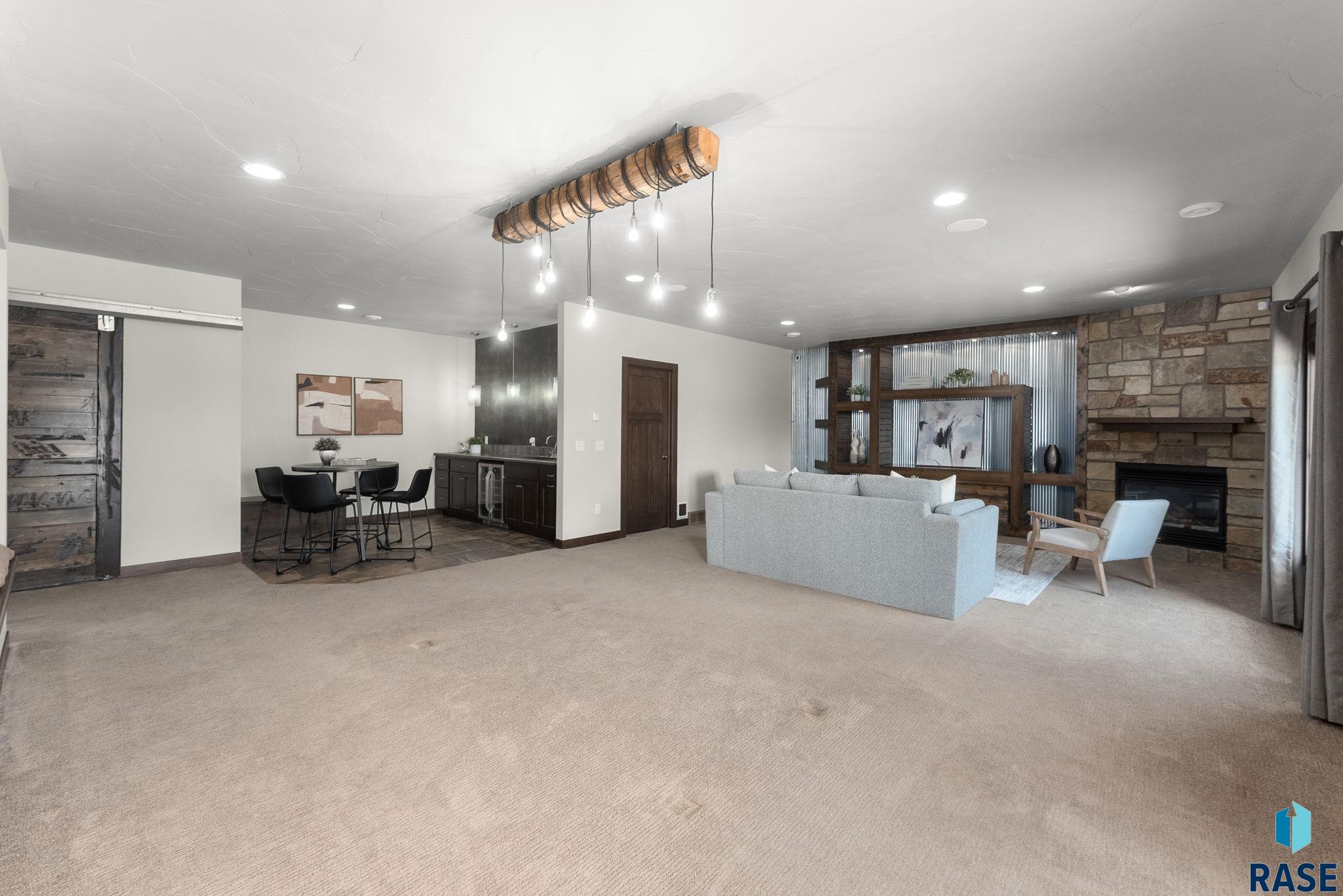 Sioux Falls, South Dakota 57108, United States, 5 Bedrooms Bedrooms, ,3 BathroomsBathrooms,Residential,Active,106421