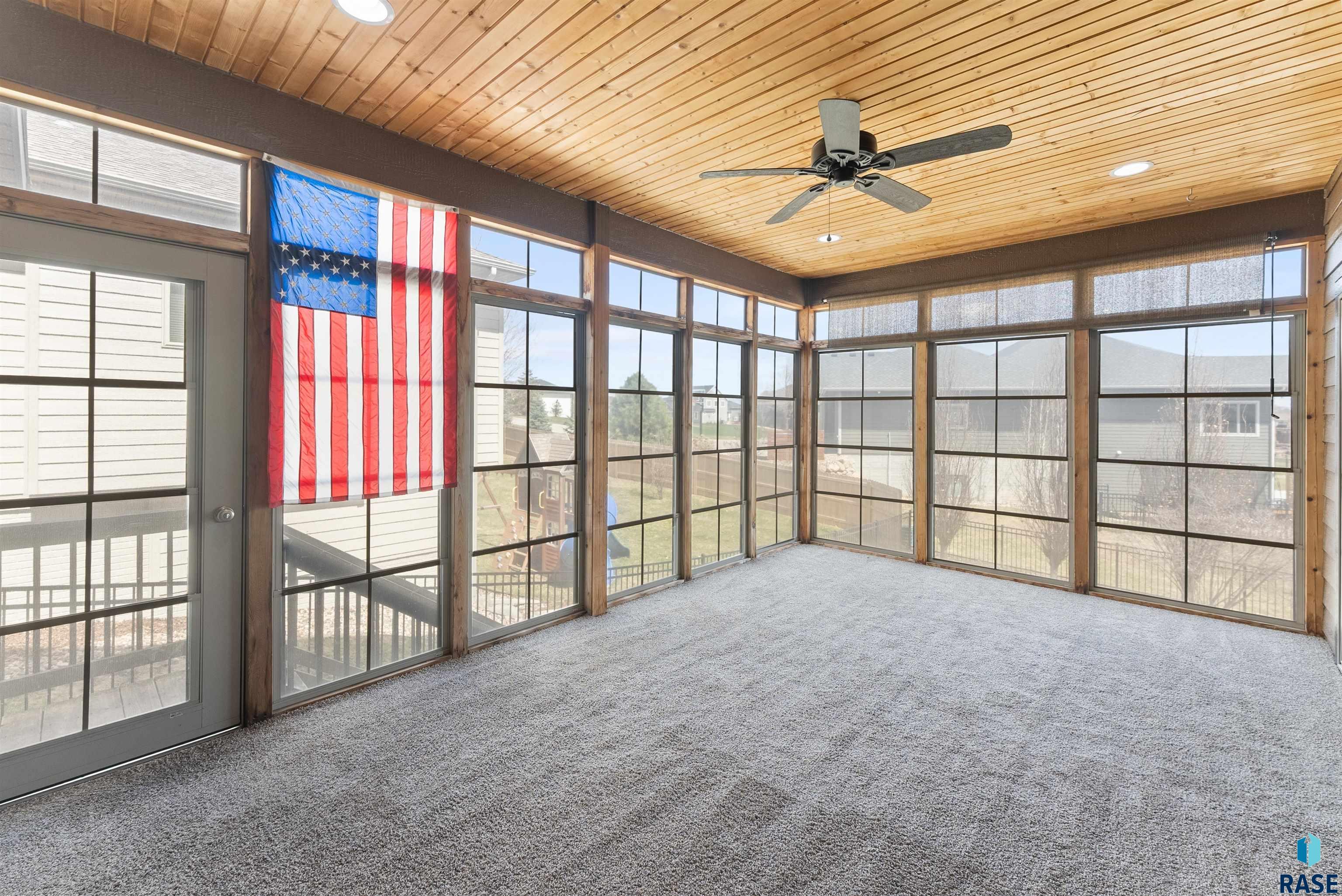 Sioux Falls, South Dakota 57108, United States, 5 Bedrooms Bedrooms, ,3 BathroomsBathrooms,Residential,Active,106421