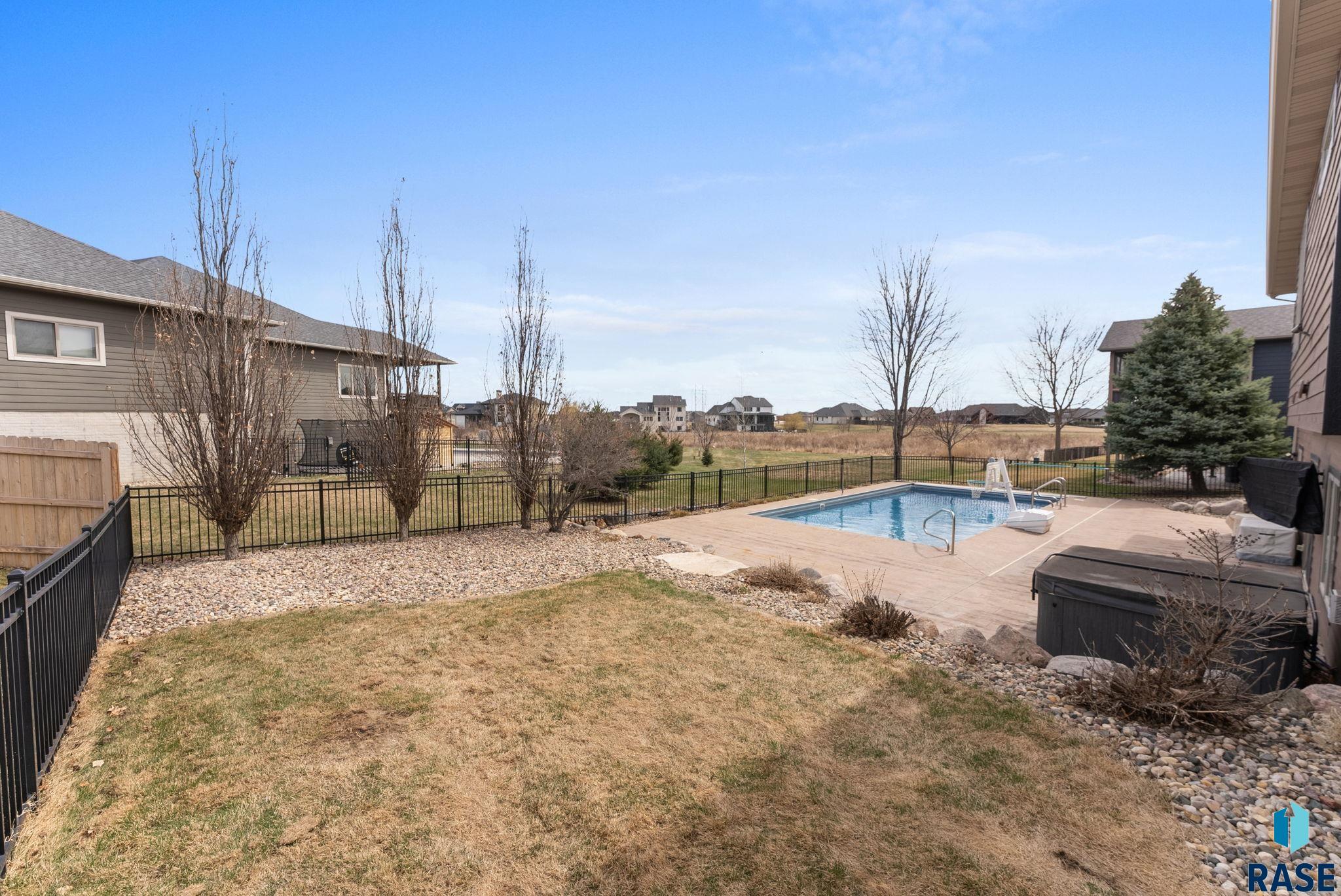 Sioux Falls, South Dakota 57108, United States, 5 Bedrooms Bedrooms, ,3 BathroomsBathrooms,Residential,Active,106421