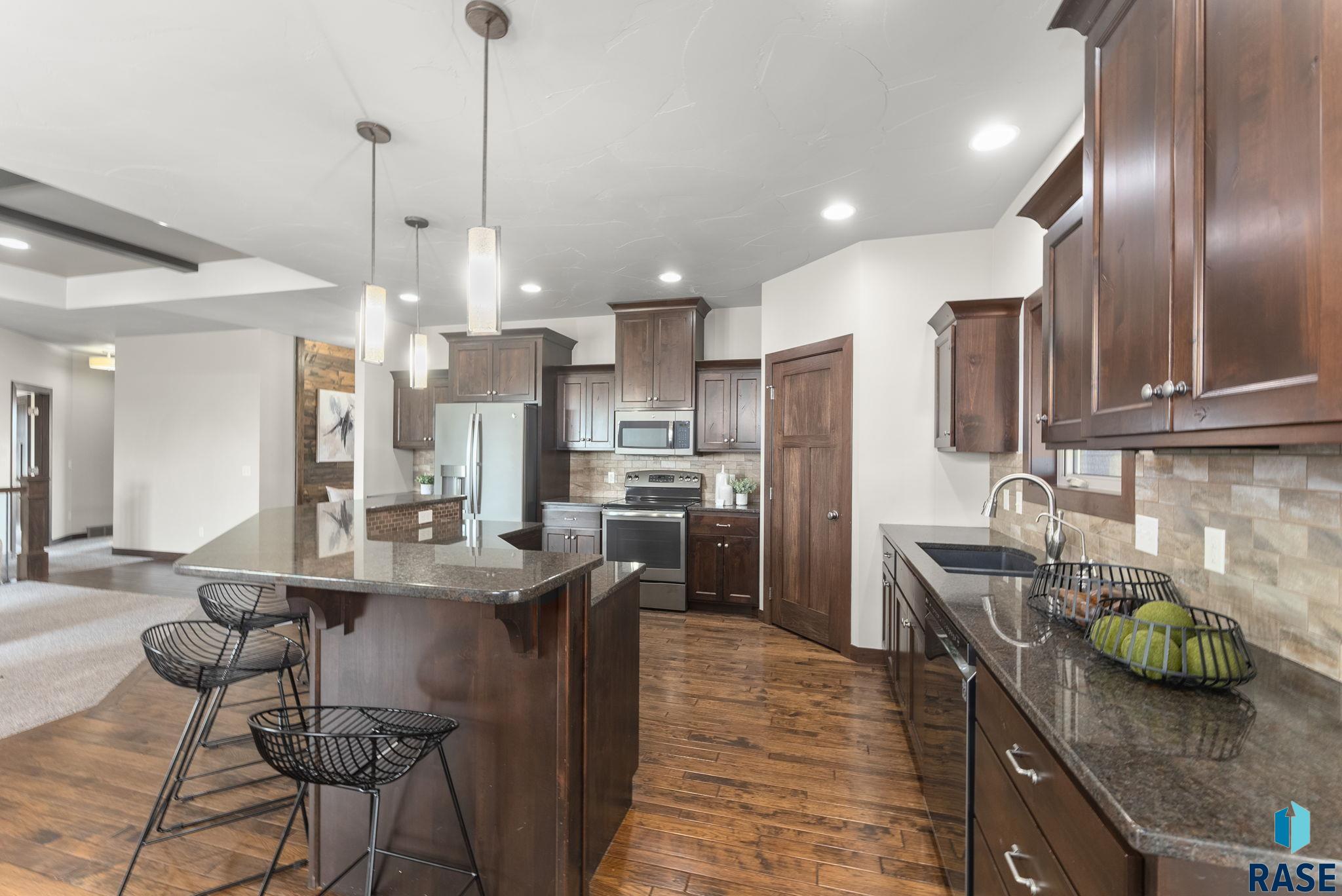 Sioux Falls, South Dakota 57108, United States, 5 Bedrooms Bedrooms, ,3 BathroomsBathrooms,Residential,Active,106421