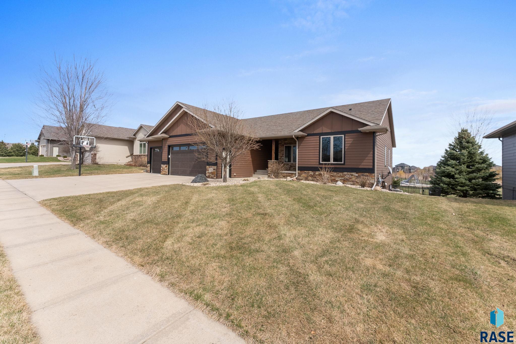 Sioux Falls, South Dakota 57108, United States, 5 Bedrooms Bedrooms, ,3 BathroomsBathrooms,Residential,Active,106421