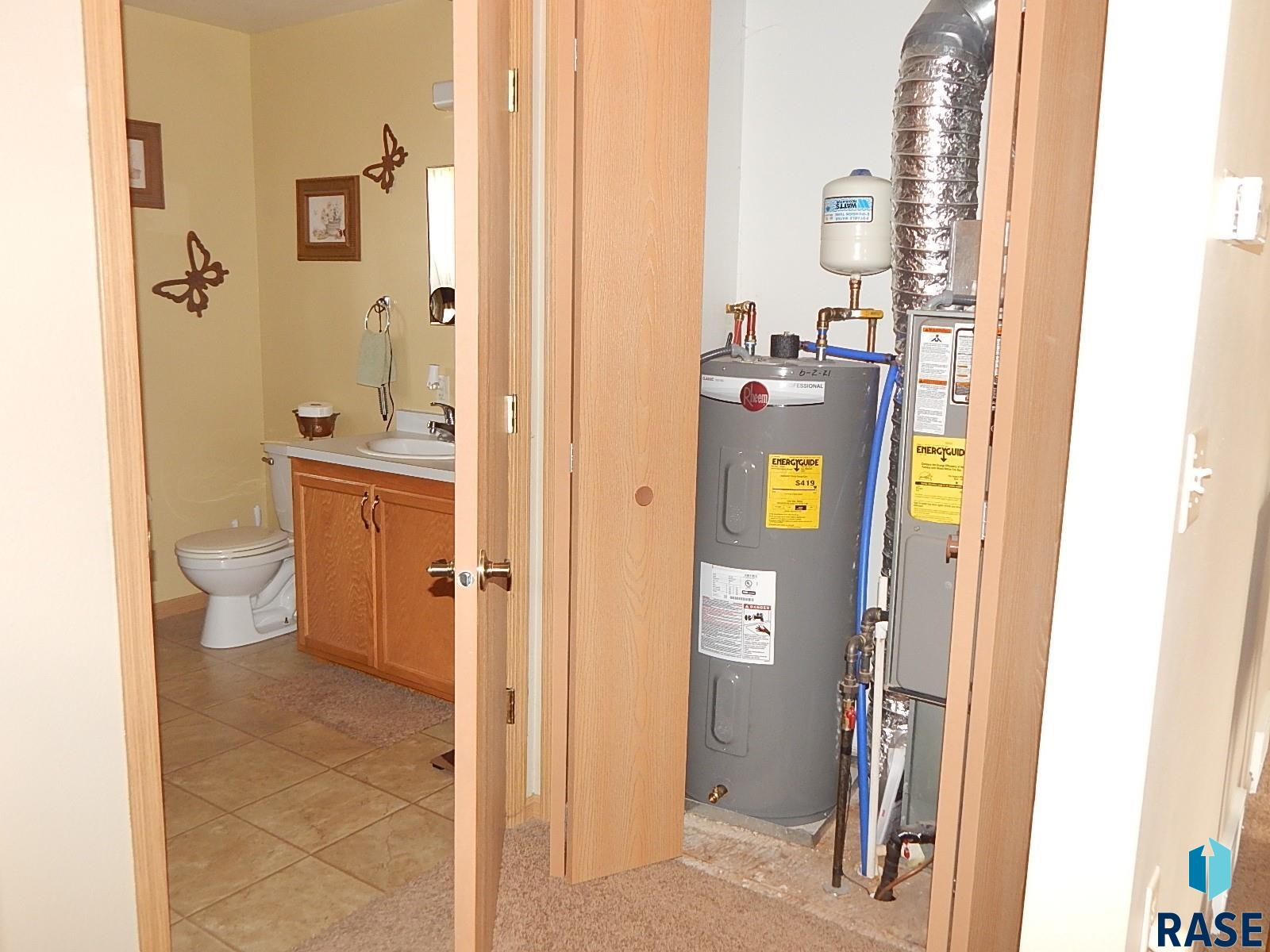 208 5th St Street, Hudson, South Dakota image 5
