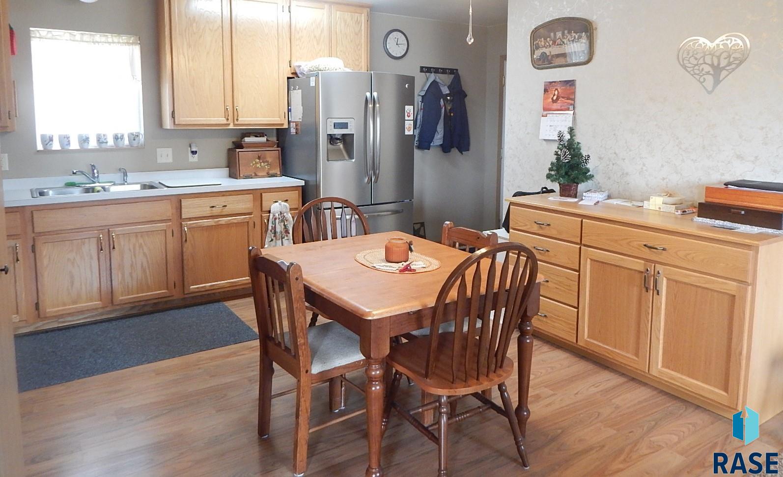 208 5th St Street, Hudson, South Dakota image 3