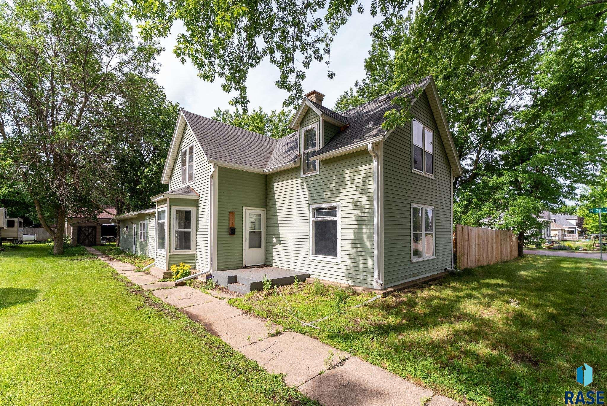 411 W Cedar St Street, Beresford, South Dakota image 1