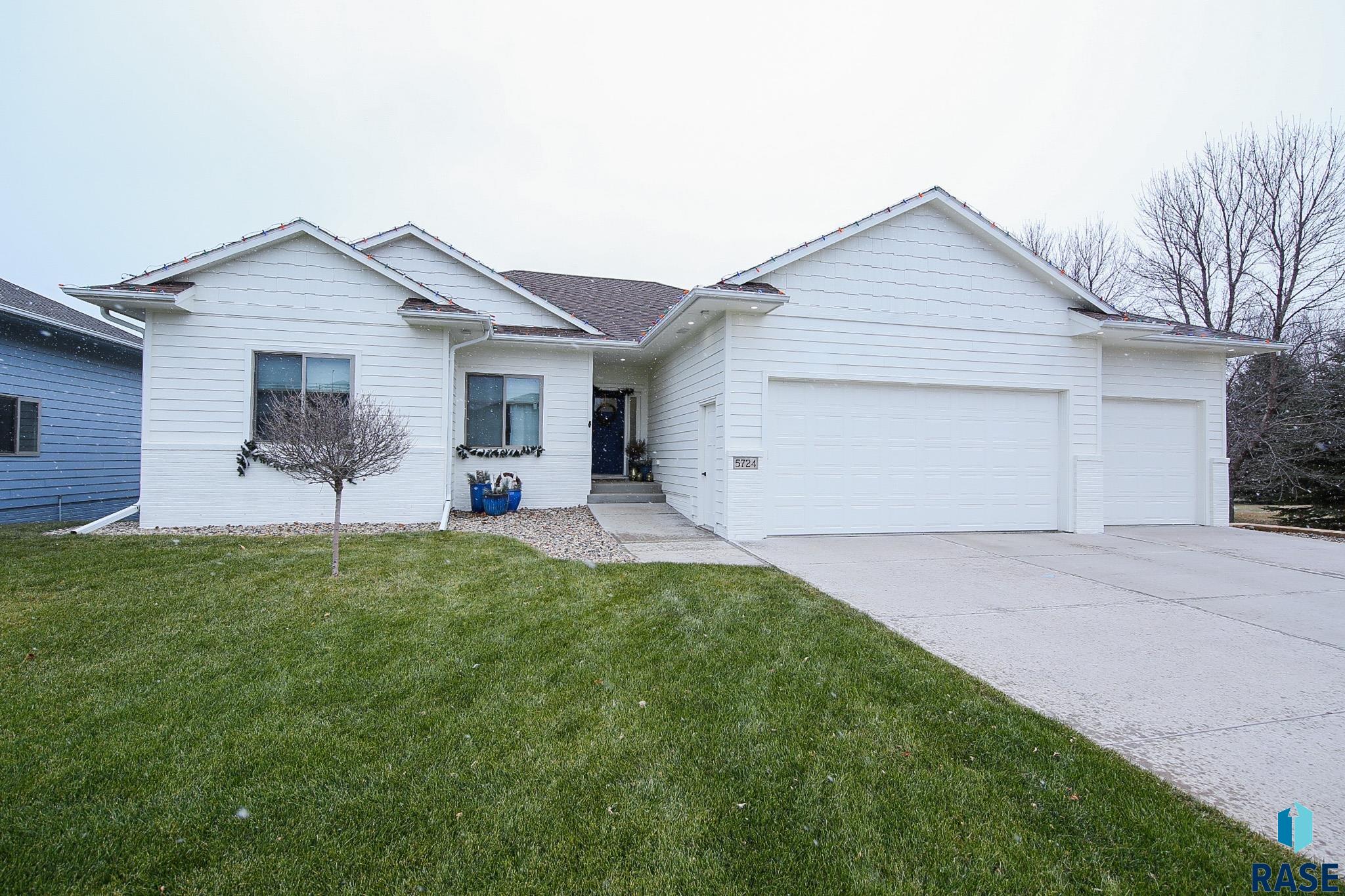 5724 E Huber St Street, Sioux Falls, South Dakota image 1