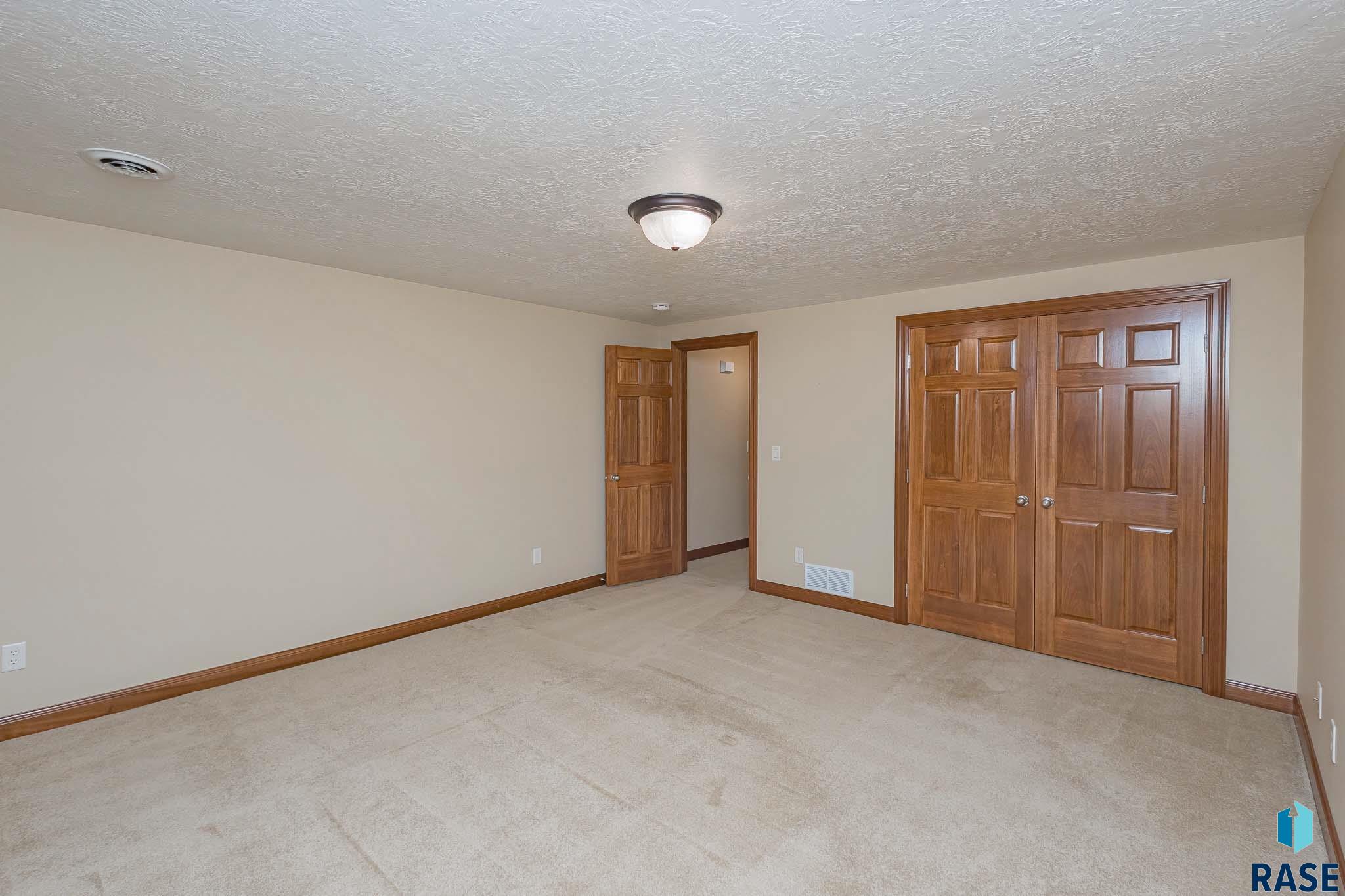 3307 S Bedford Ave Avenue, Sioux Falls, New Jersey image 35