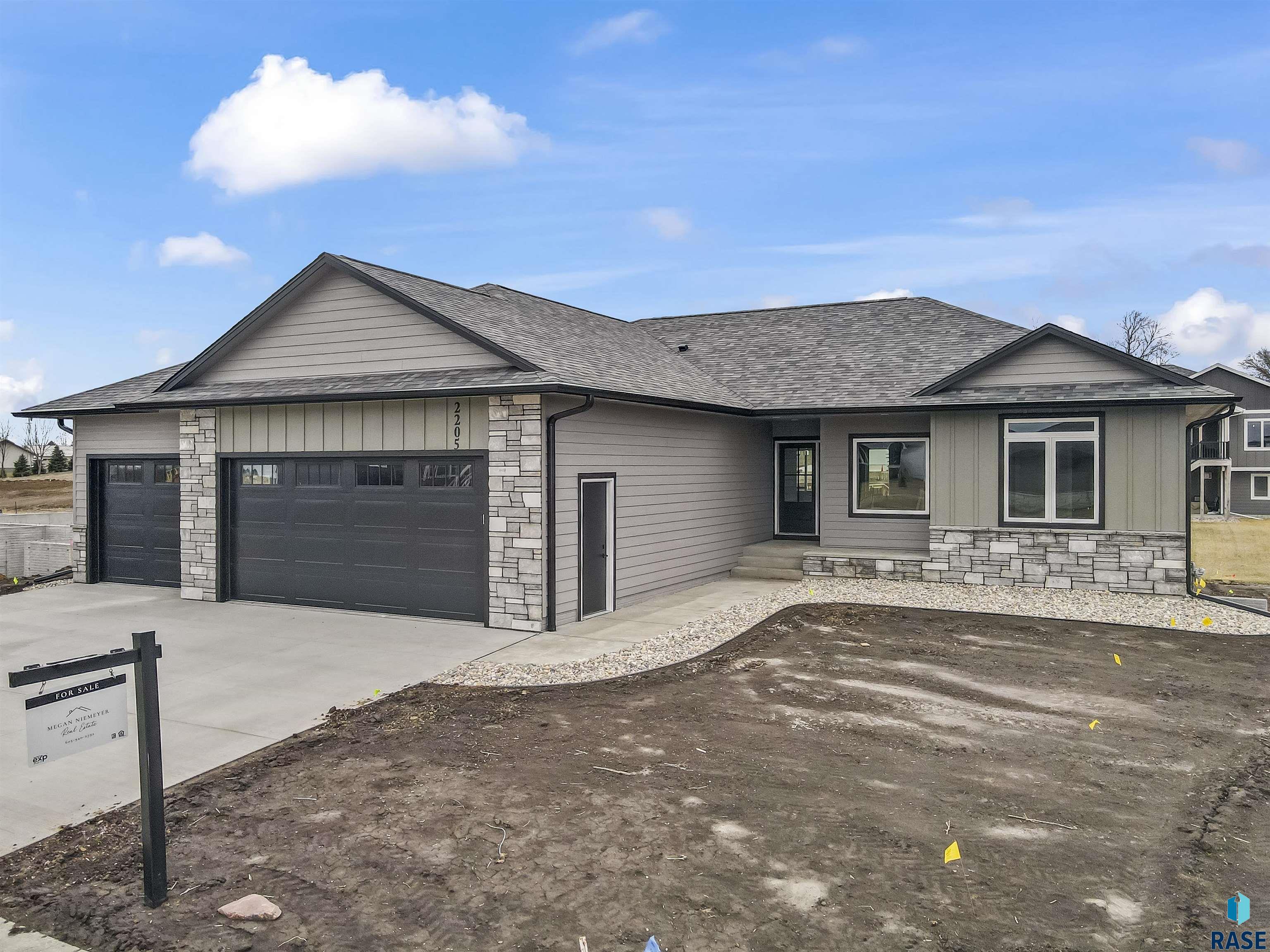 2205 S Red Oak Ave Avenue, Sioux Falls, New Jersey image 2