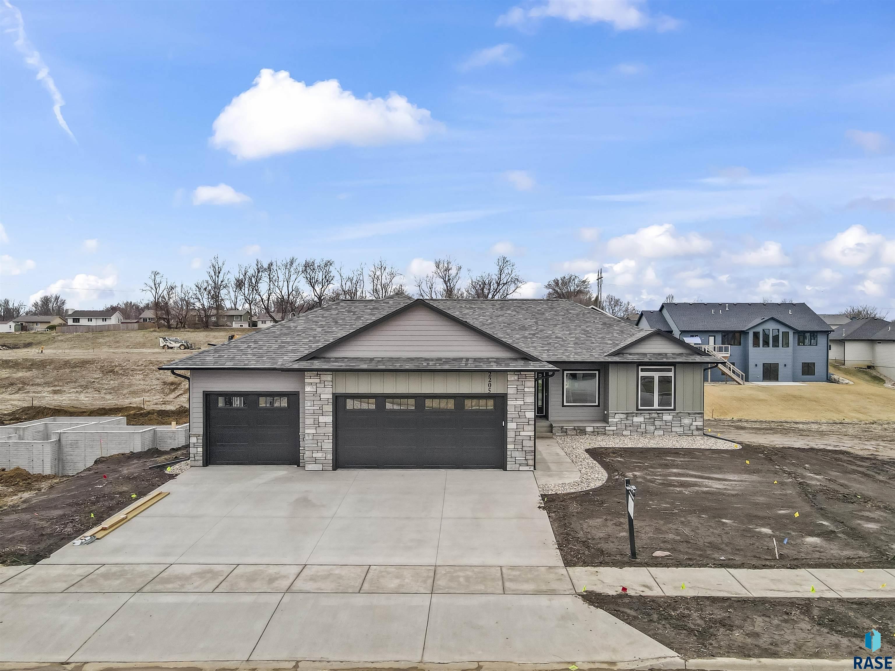 2205 S Red Oak Ave Avenue, Sioux Falls, New Jersey image 1