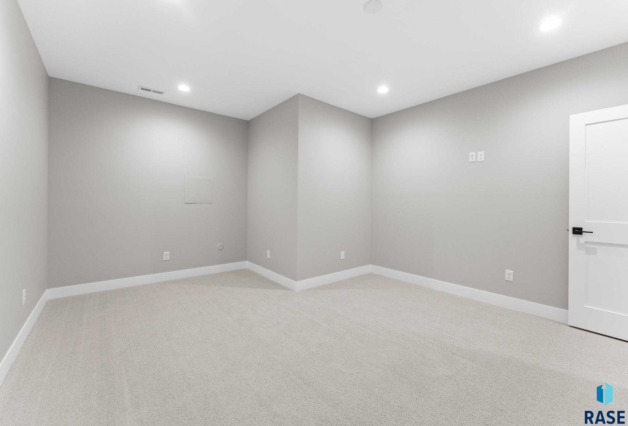 504 N Piper Cir Circle, Sioux Falls, South Dakota image 44