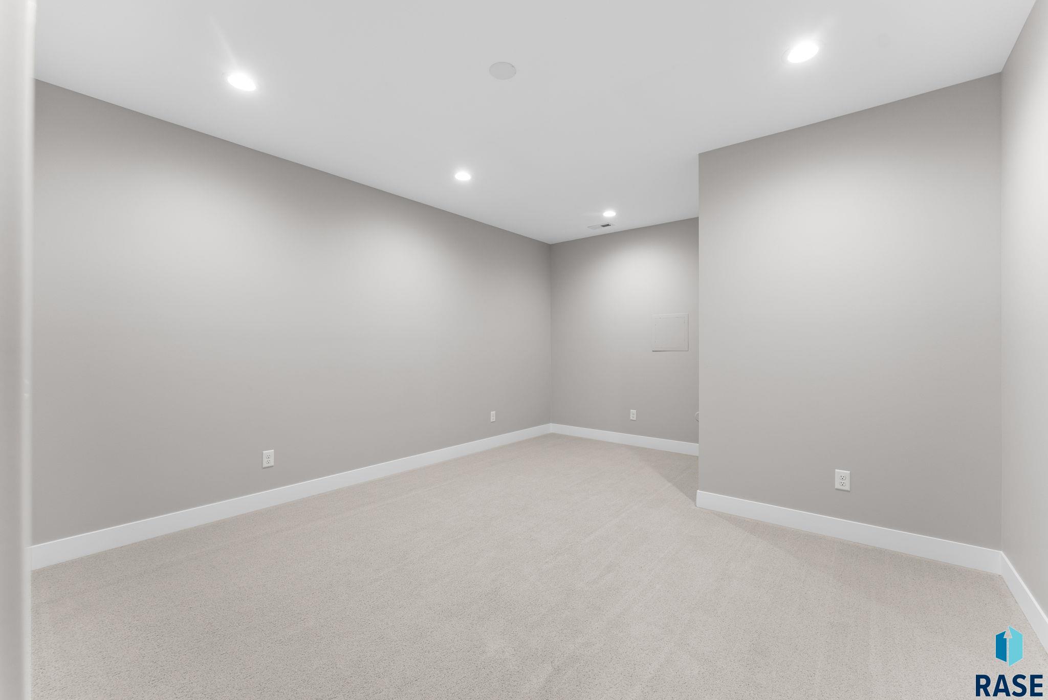 504 N Piper Cir Circle, Sioux Falls, South Dakota image 46