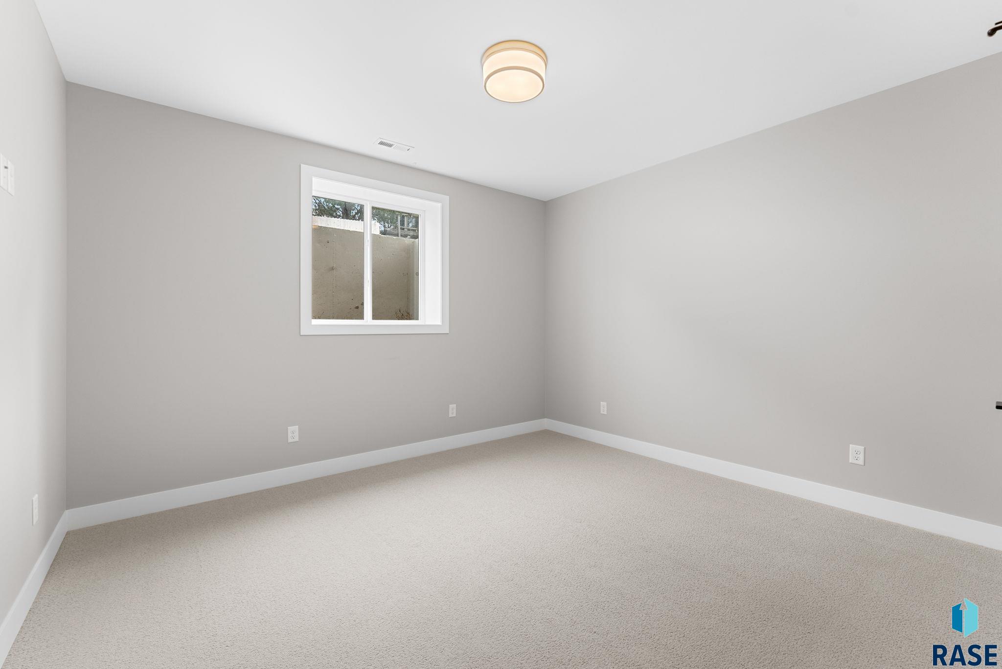 504 N Piper Cir Circle, Sioux Falls, South Dakota image 48