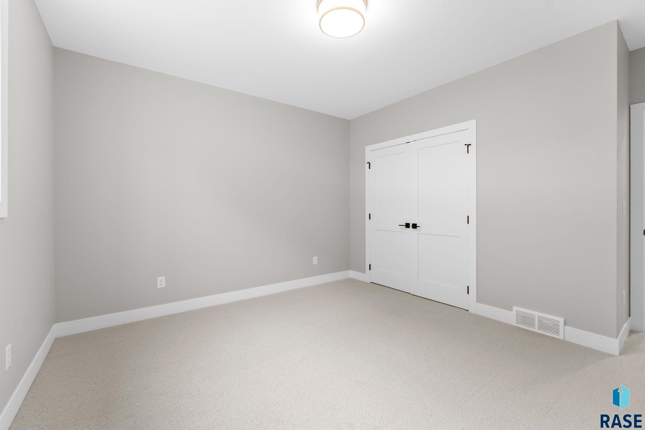 504 N Piper Cir Circle, Sioux Falls, South Dakota image 47