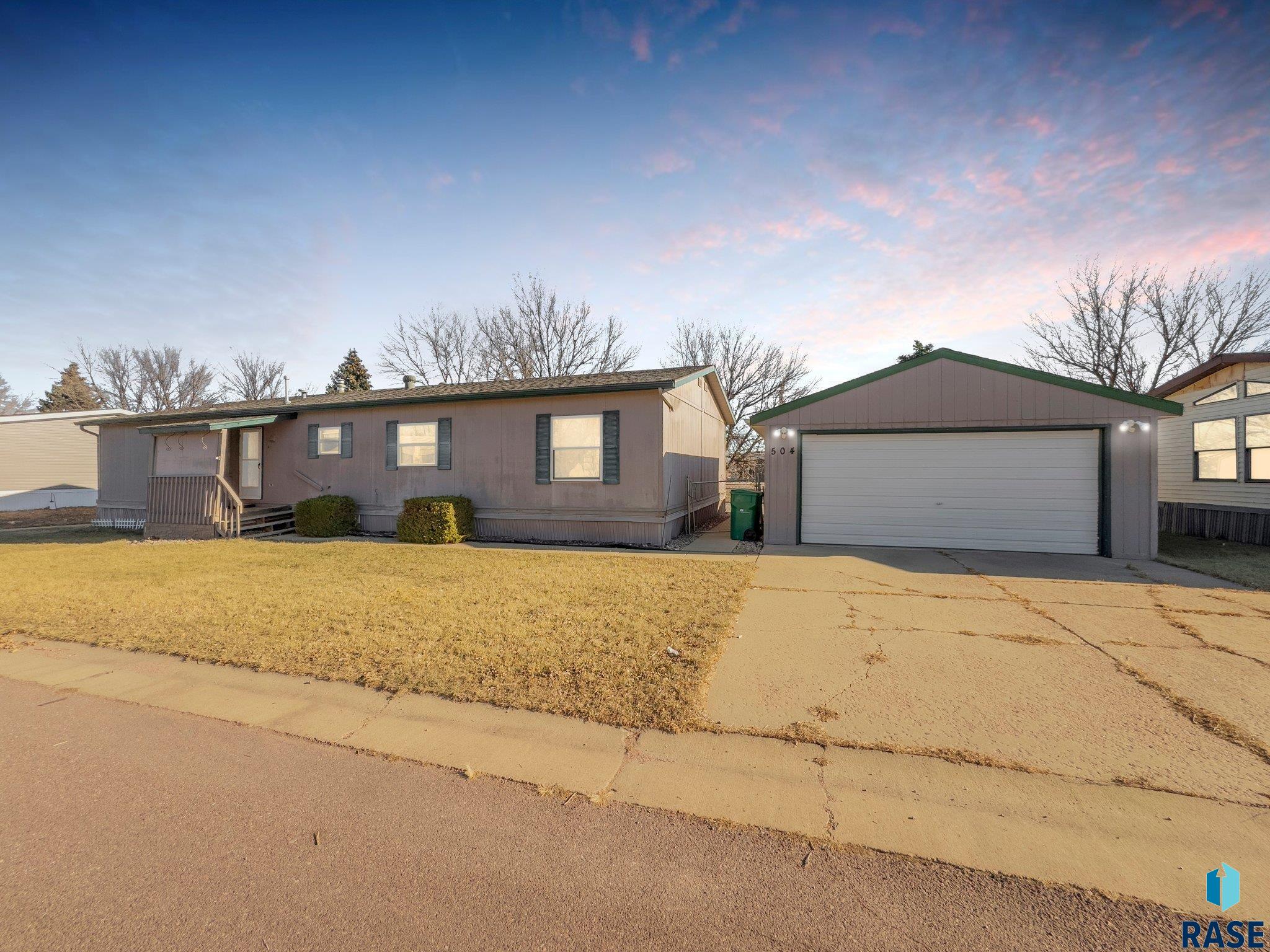 504 N Swan Pl Place, Sioux Falls, South Dakota image 1