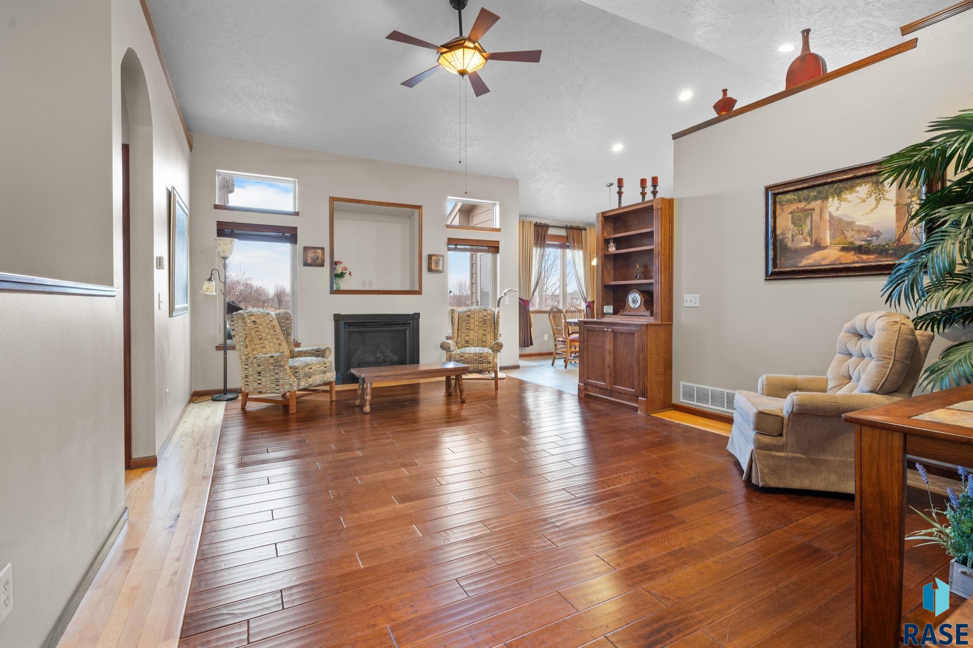 7408 W 58th St Street, Sioux Falls, New Jersey image 3