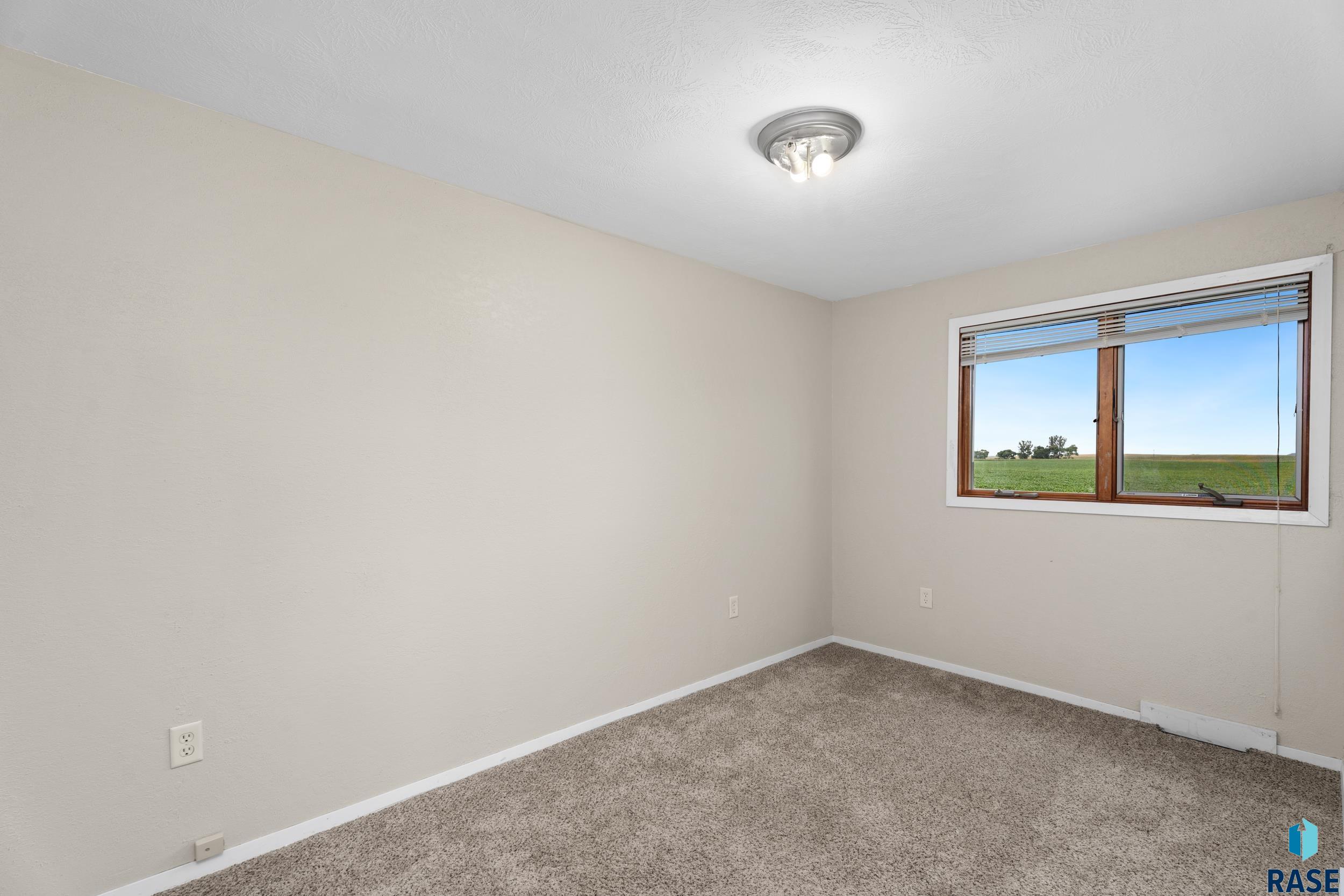 Sioux Falls, South Dakota 57107, United States, 4 Bedrooms Bedrooms, ,2 BathroomsBathrooms,Residential,Active,184889