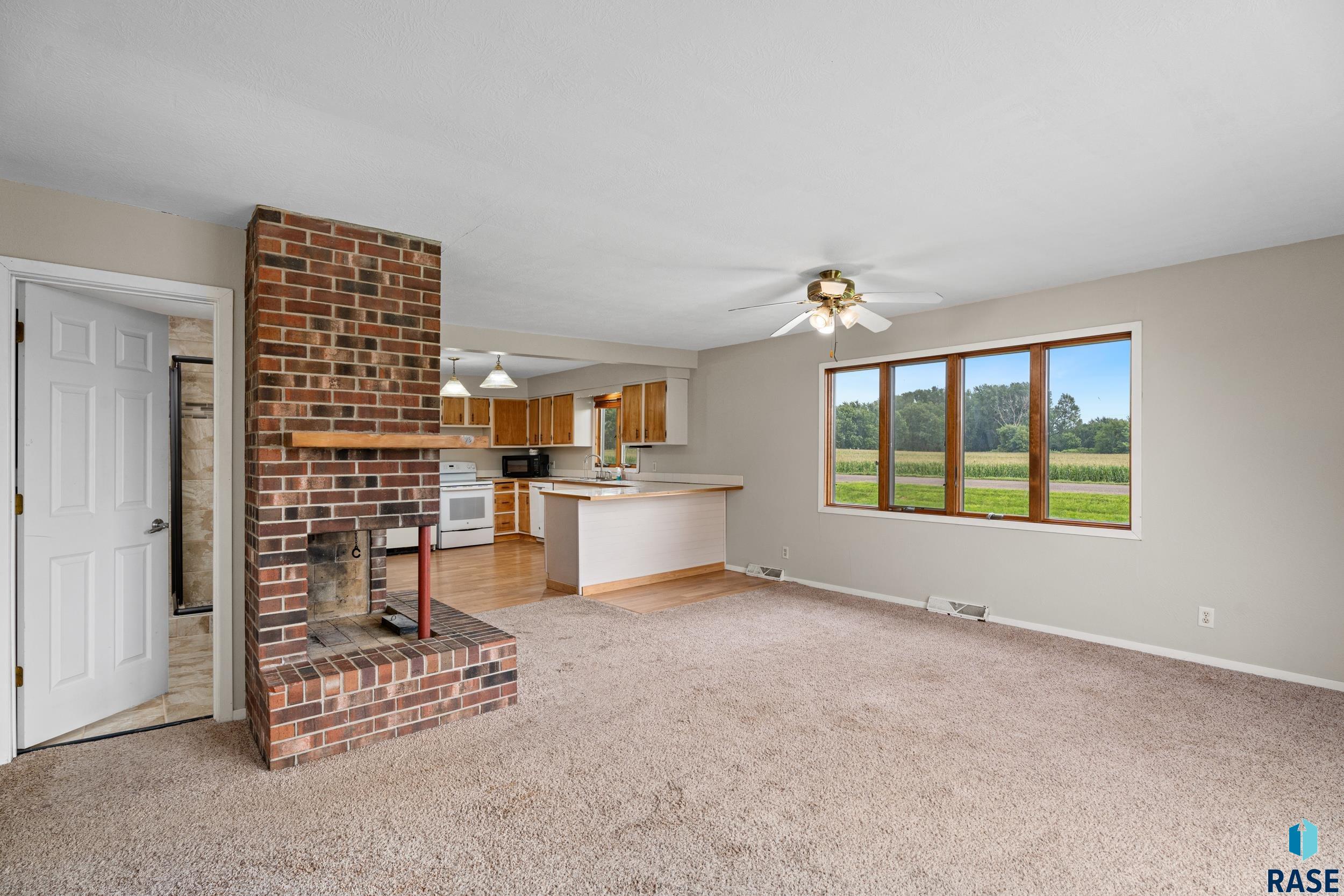 Sioux Falls, South Dakota 57107, United States, 4 Bedrooms Bedrooms, ,2 BathroomsBathrooms,Residential,Active,184889