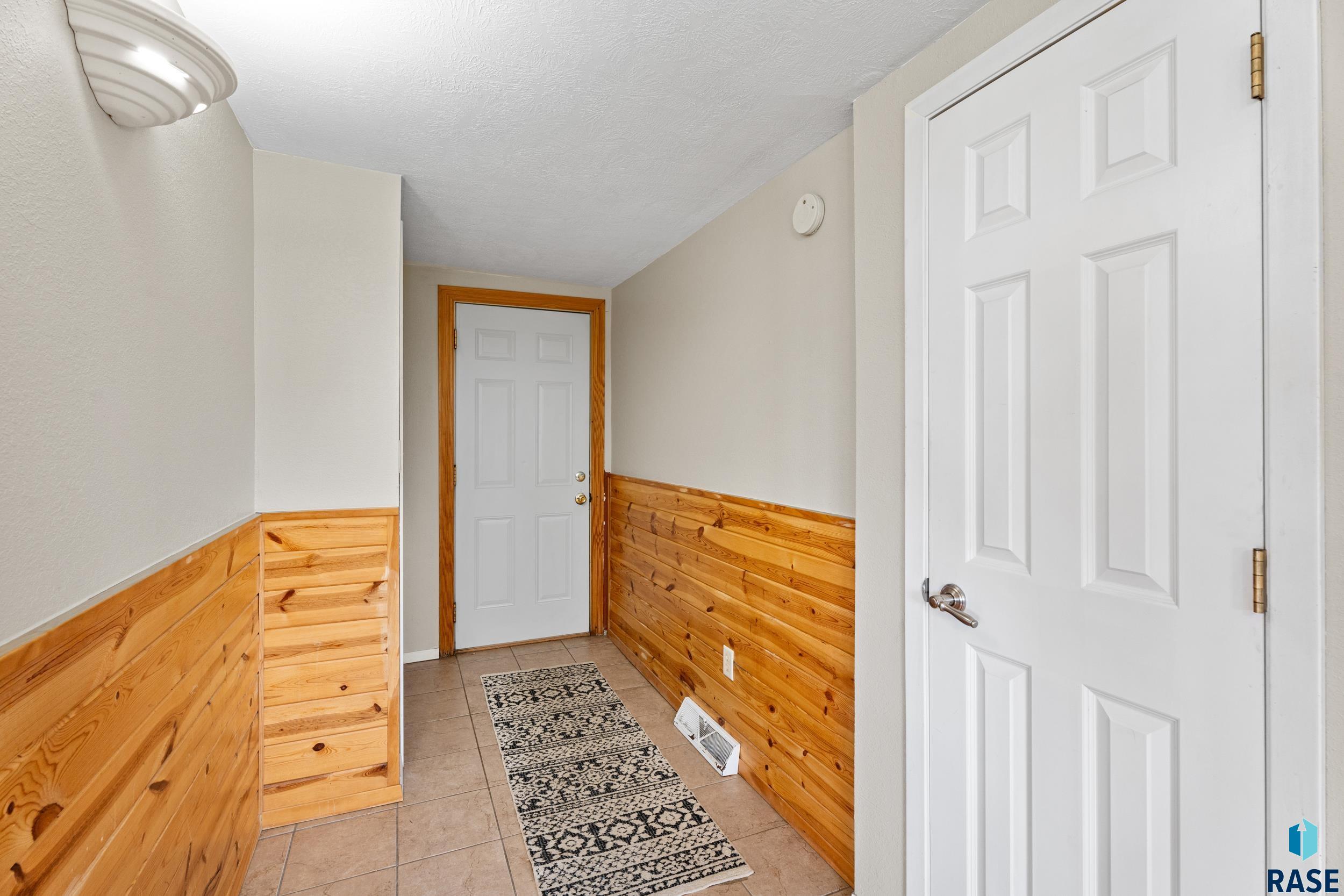 Sioux Falls, South Dakota 57107, United States, 4 Bedrooms Bedrooms, ,2 BathroomsBathrooms,Residential,Active,184889