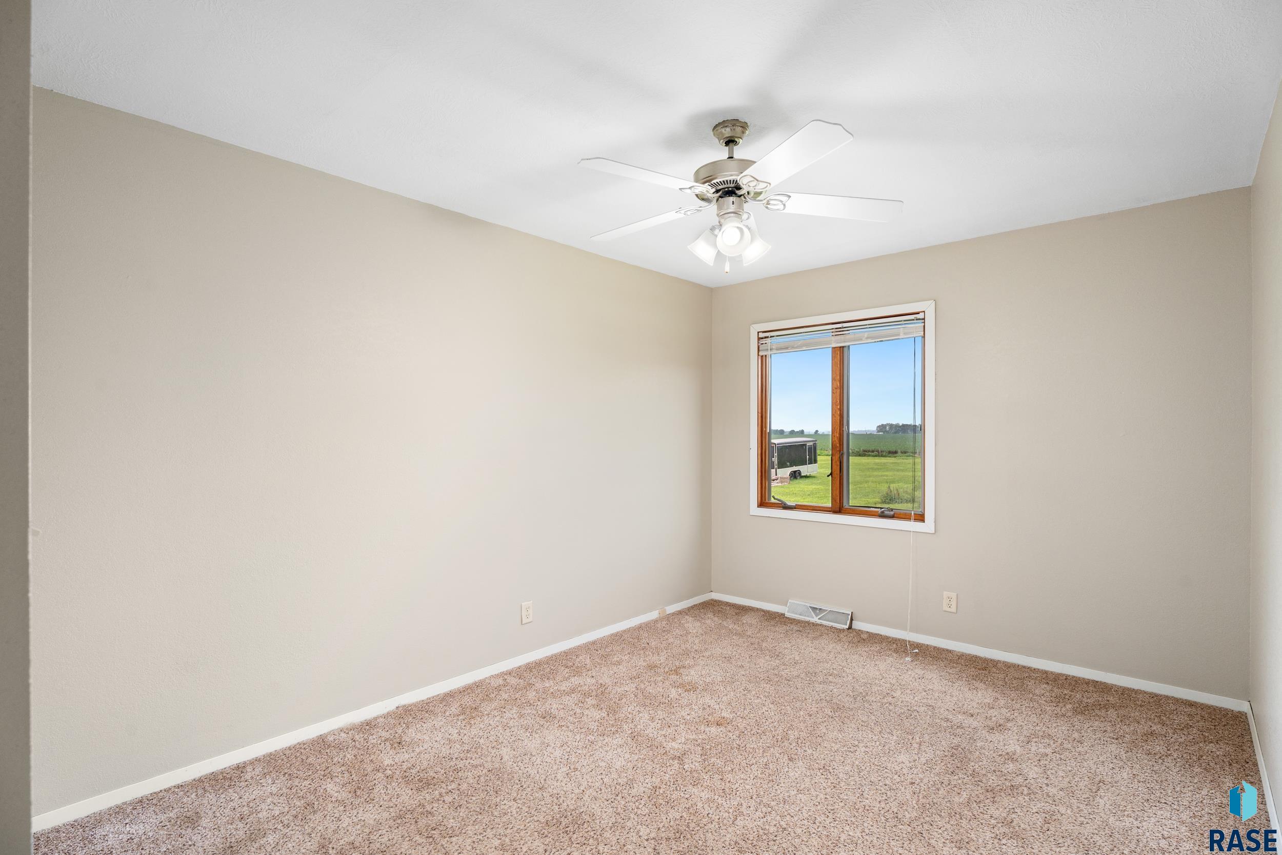 Sioux Falls, South Dakota 57107, United States, 4 Bedrooms Bedrooms, ,2 BathroomsBathrooms,Residential,Active,184889