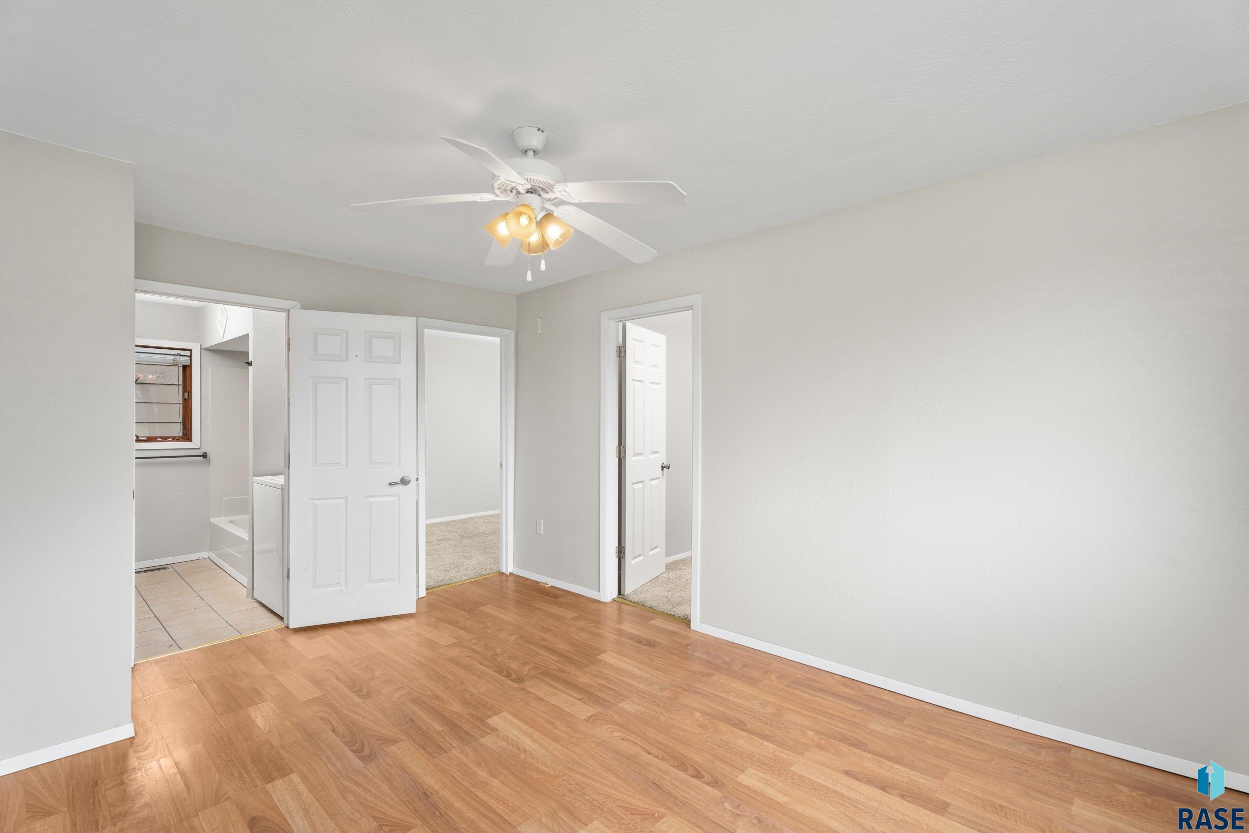 Sioux Falls, South Dakota 57107, United States, 4 Bedrooms Bedrooms, ,2 BathroomsBathrooms,Residential,Active,184889