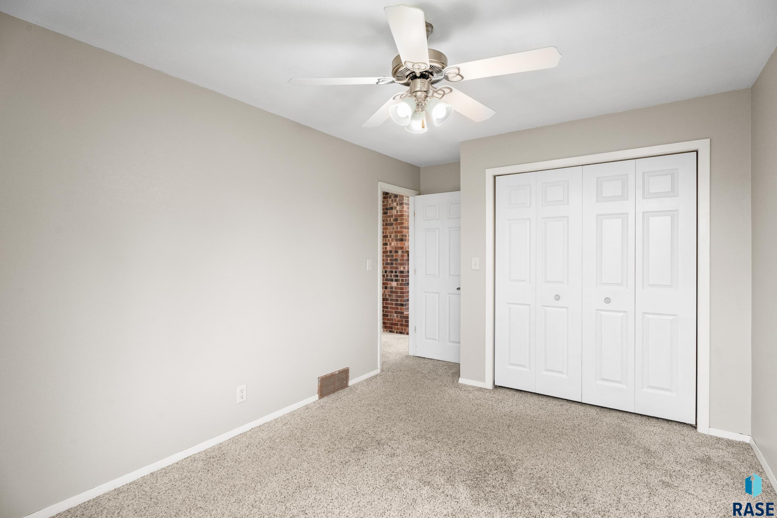 Sioux Falls, South Dakota 57107, United States, 4 Bedrooms Bedrooms, ,2 BathroomsBathrooms,Residential,Active,184889