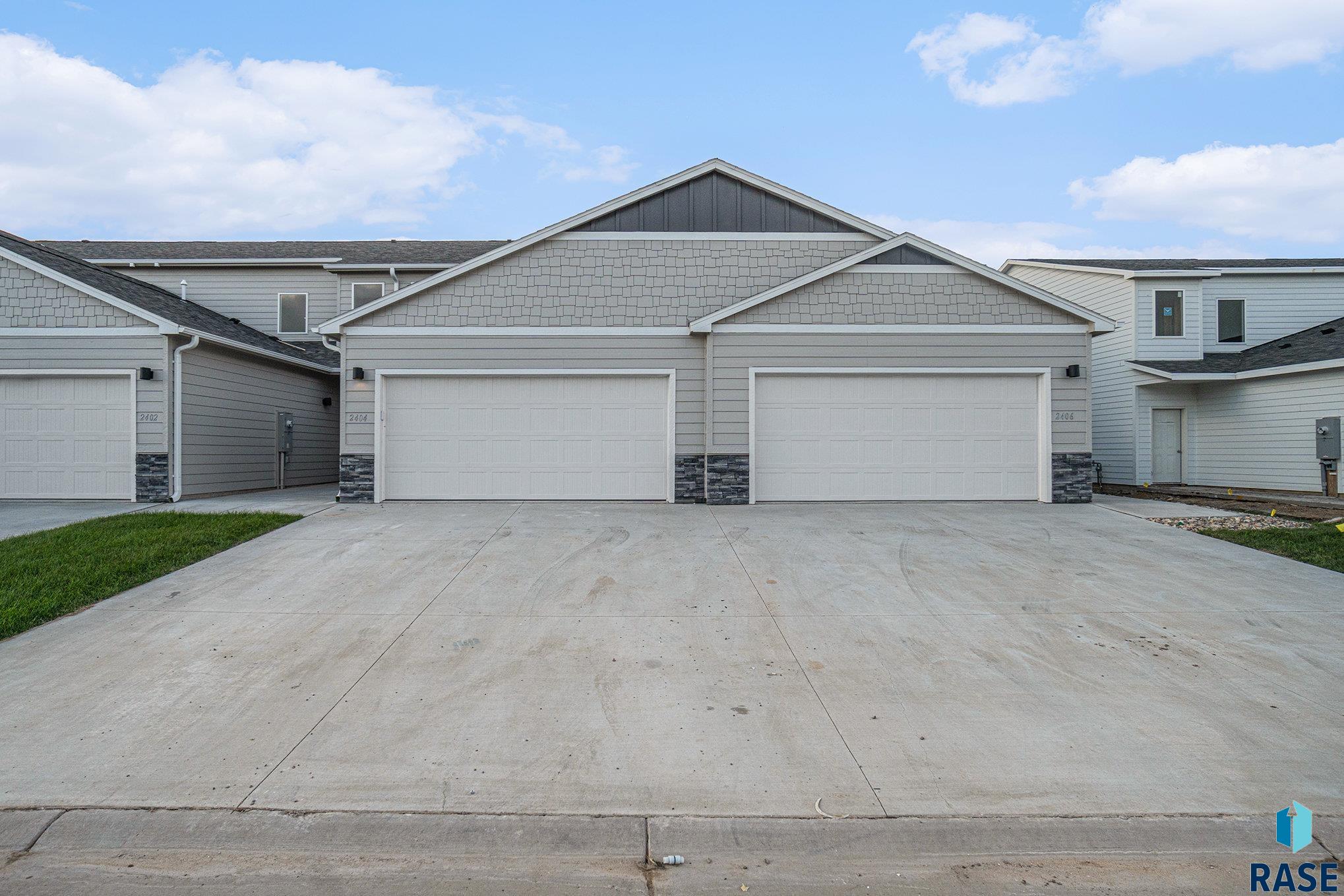 2402 E Cama Pl Place, Sioux Falls, South Dakota image 1