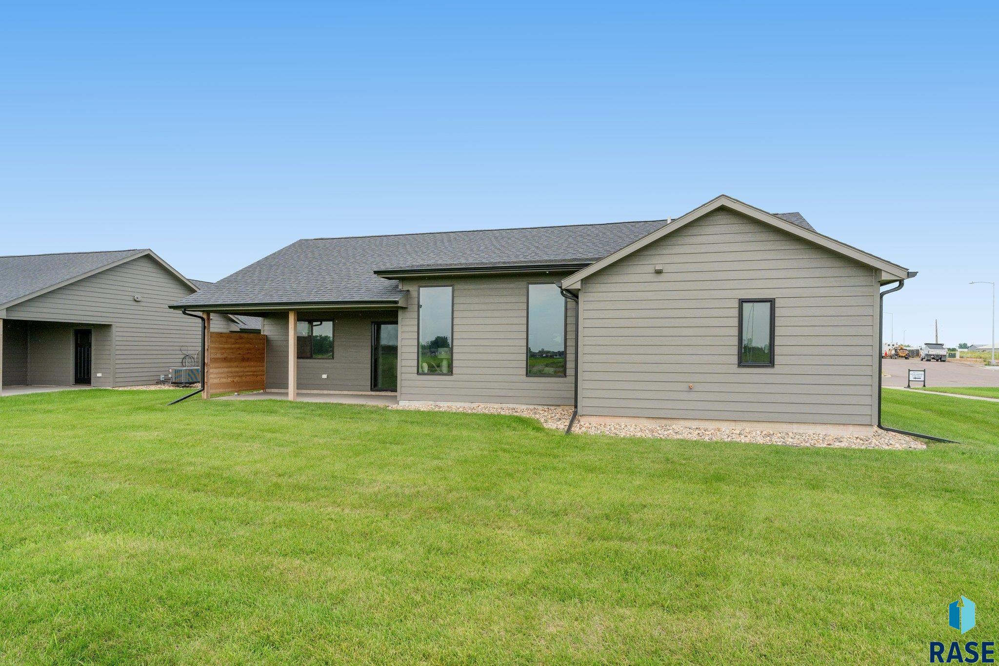 1235 E Wayne Pl Place, Tea, South Dakota image 2