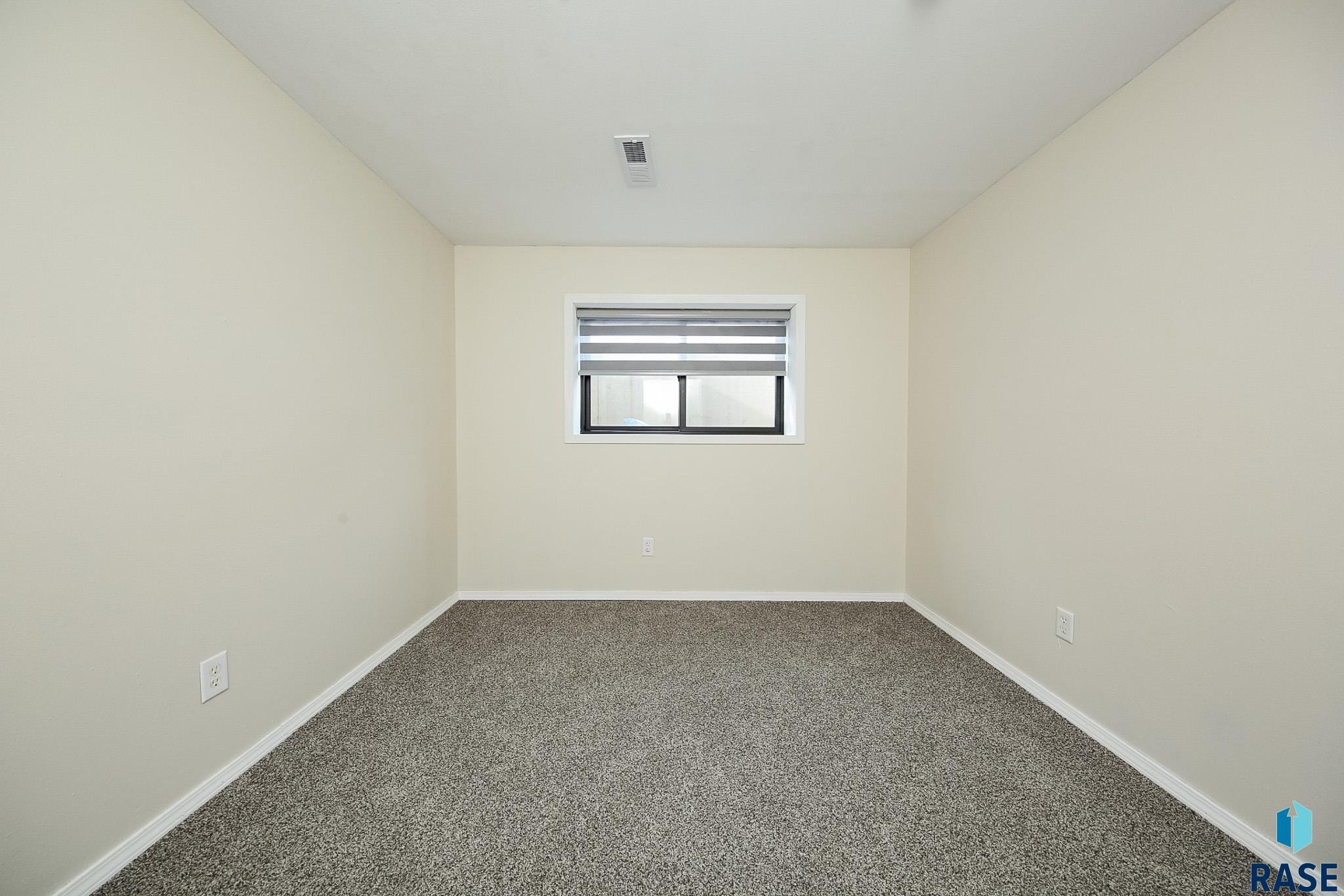 7913 W Stoney Creek St Street, Sioux Falls, New Jersey image 16