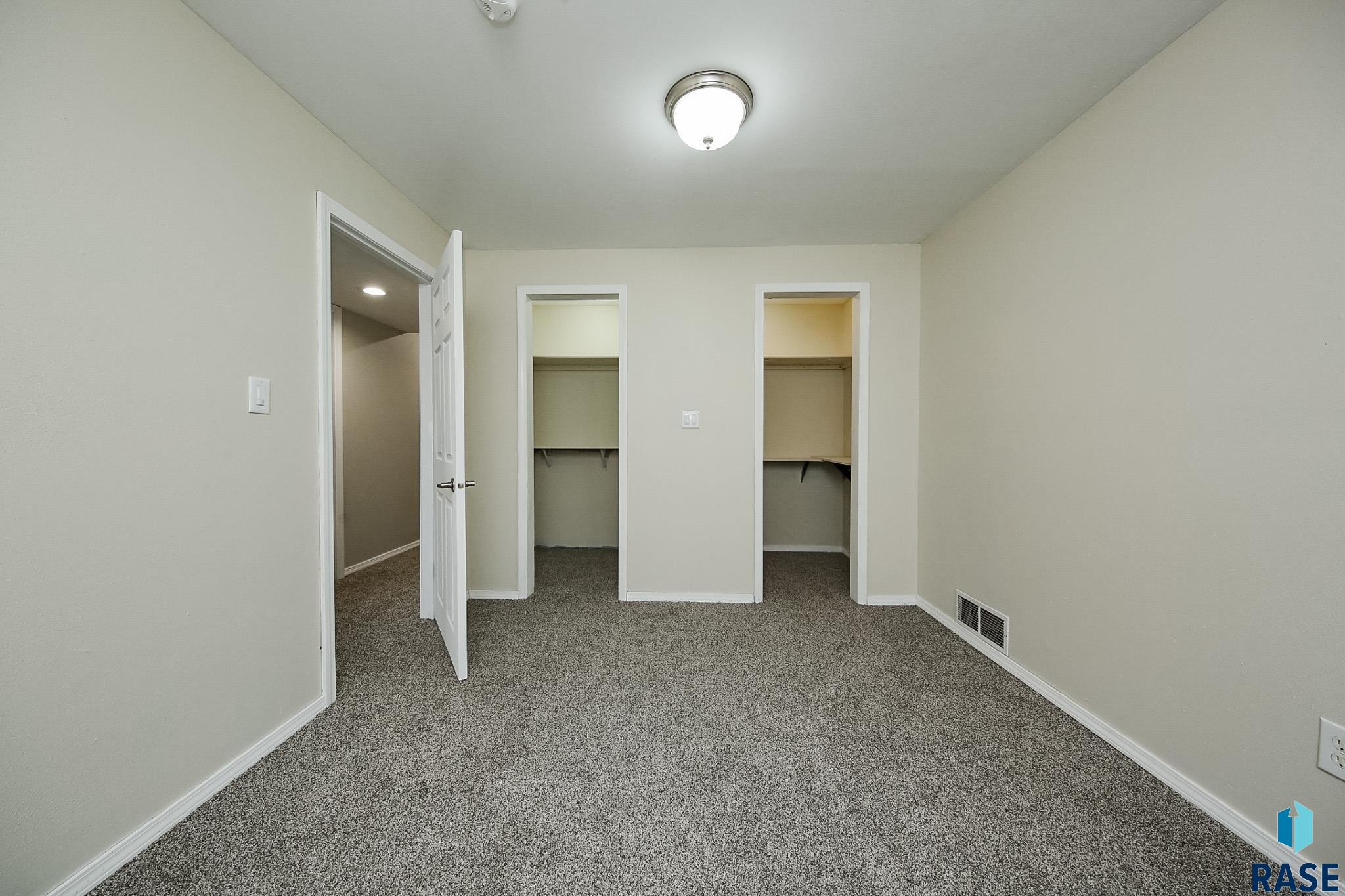 7913 W Stoney Creek St Street, Sioux Falls, New Jersey image 21