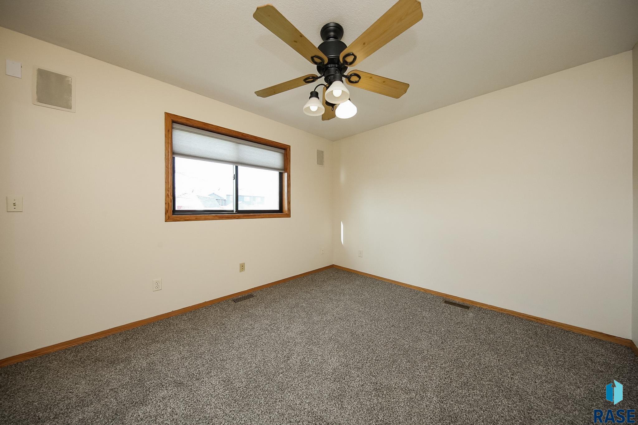 7913 W Stoney Creek St Street, Sioux Falls, New Jersey image 15