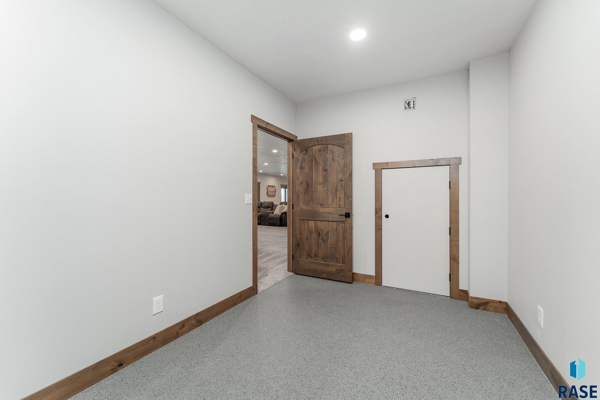 2415 N Reichelt Cir Circle, Tea, South Dakota image 35