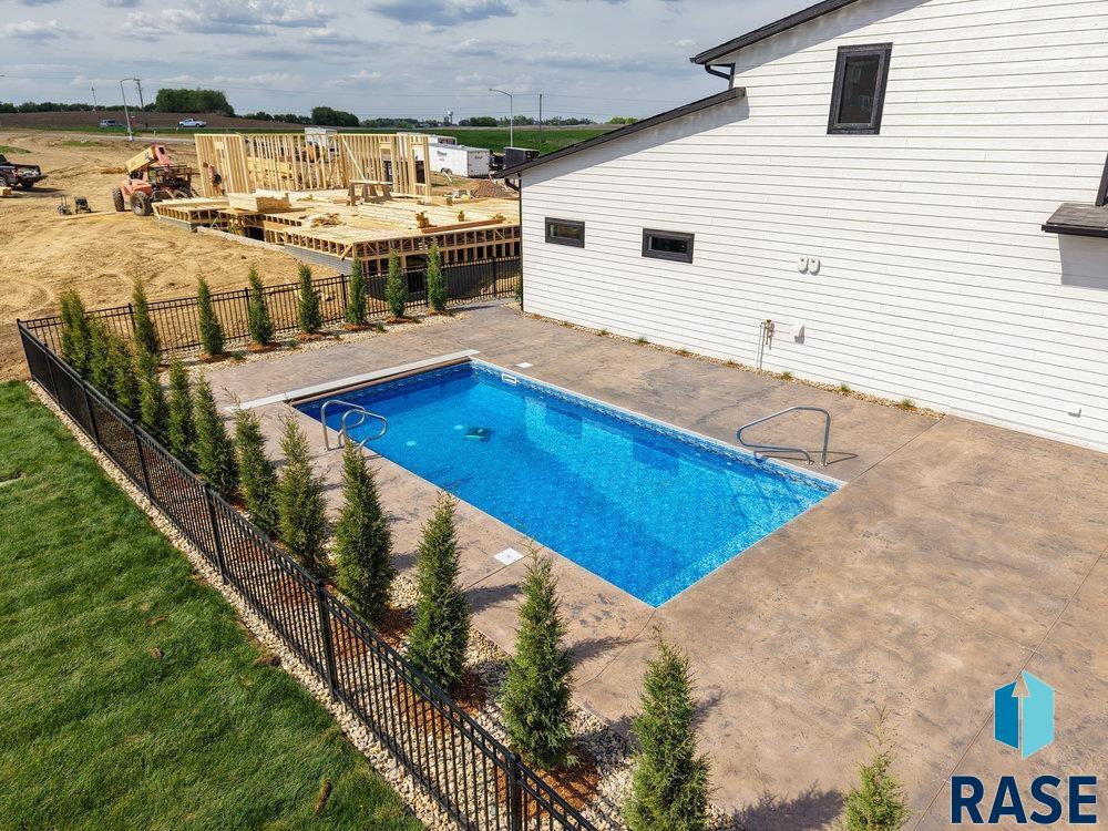 Sioux Falls, South Dakota 57110, United States, 4 Bedrooms Bedrooms, ,4 BathroomsBathrooms,Residential,Active,127486