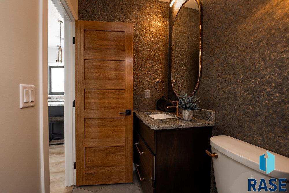 Sioux Falls, South Dakota 57110, United States, 4 Bedrooms Bedrooms, ,4 BathroomsBathrooms,Residential,Active,127486