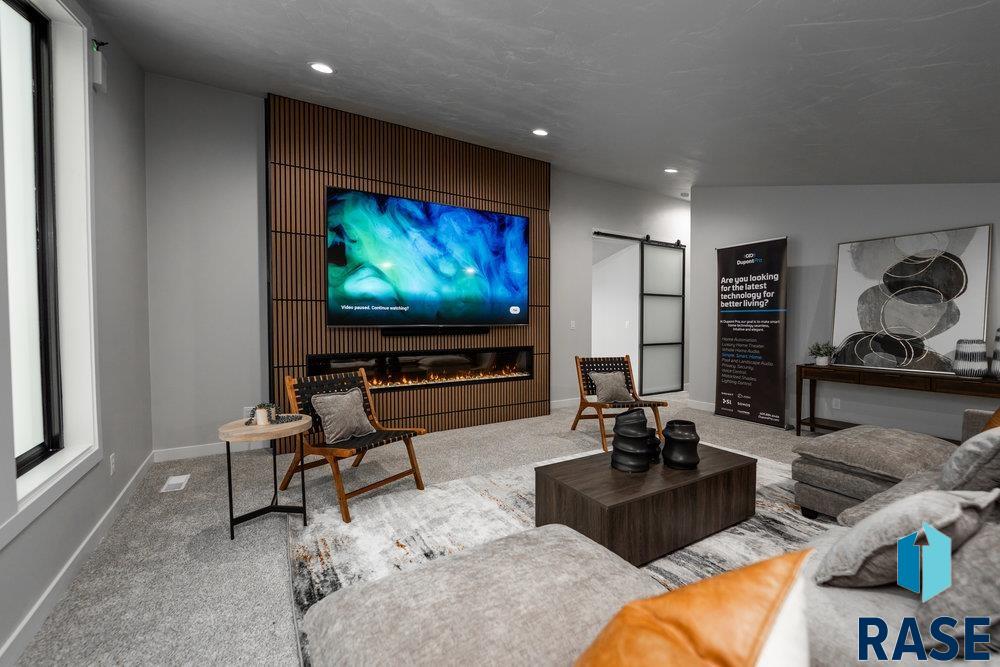 Sioux Falls, South Dakota 57110, United States, 4 Bedrooms Bedrooms, ,4 BathroomsBathrooms,Residential,Active,127486