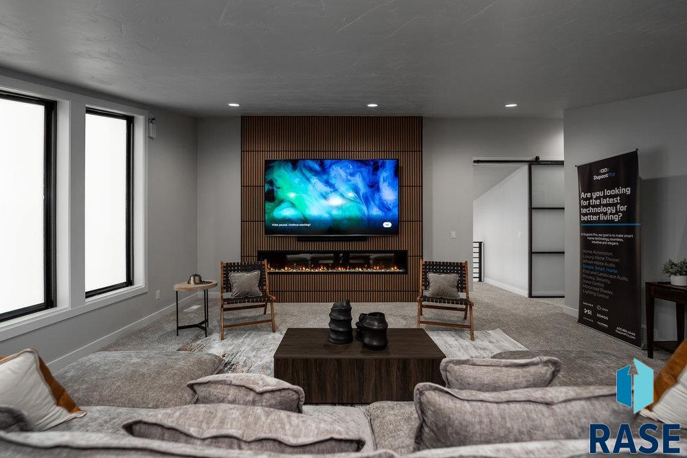 Sioux Falls, South Dakota 57110, United States, 4 Bedrooms Bedrooms, ,4 BathroomsBathrooms,Residential,Active,127486