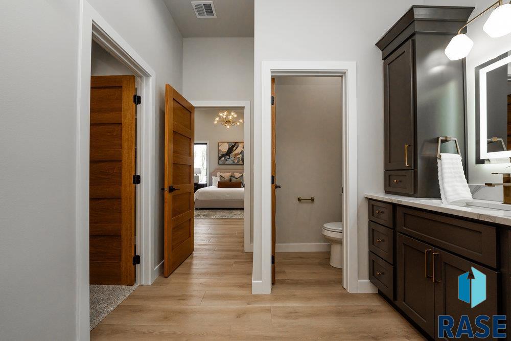 1013 N Scots Pine Dr Drive #J63, Sioux Falls, New Jersey image 35