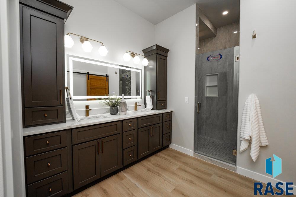 1013 N Scots Pine Dr Drive #J63, Sioux Falls, New Jersey image 33