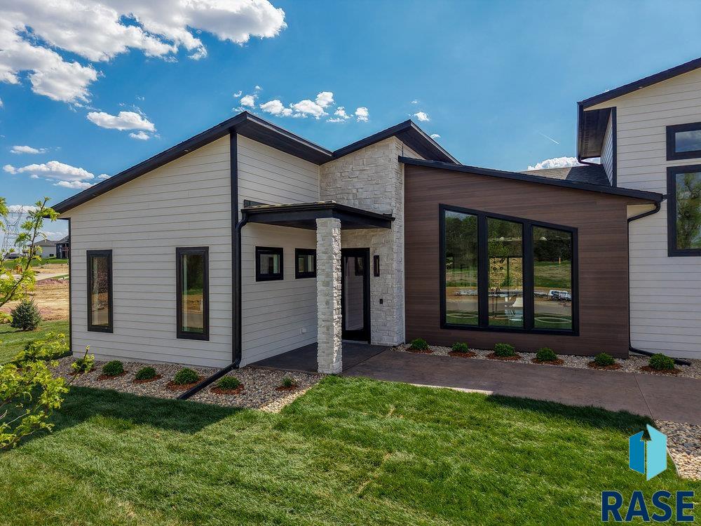 1013 N Scots Pine Dr Drive #J63, Sioux Falls, New Jersey image 2