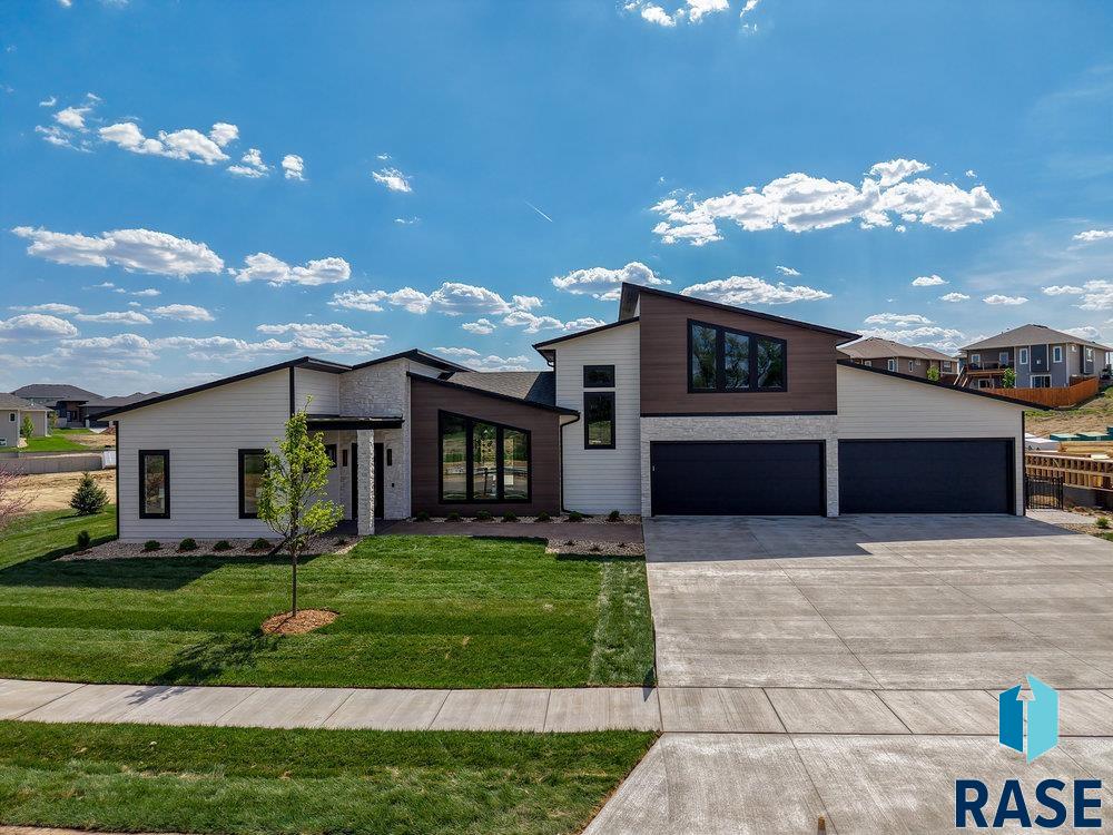 1013 N Scots Pine Dr Drive #J63, Sioux Falls, New Jersey image 1