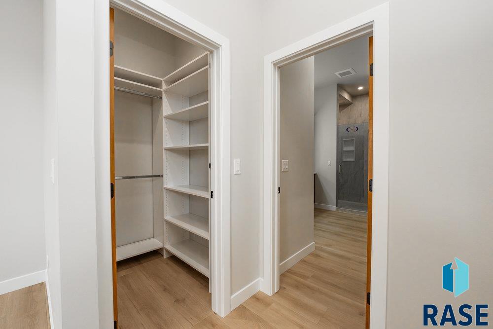 1013 N Scots Pine Dr Drive #J63, Sioux Falls, New Jersey image 32