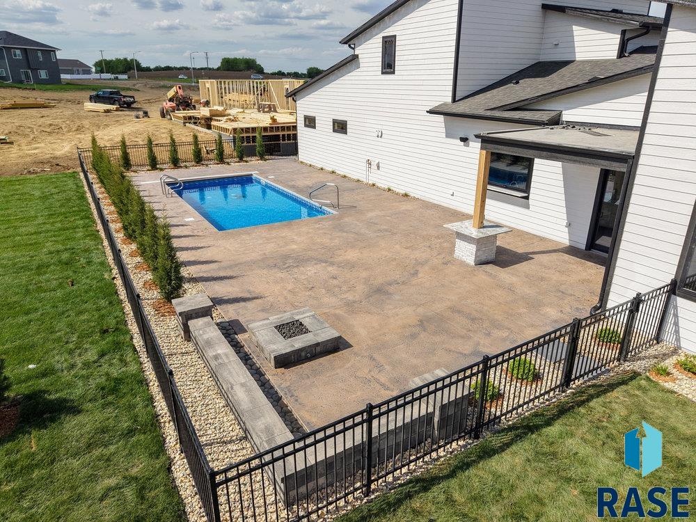 Sioux Falls, South Dakota 57110, United States, 4 Bedrooms Bedrooms, ,4 BathroomsBathrooms,Residential,Active,127486