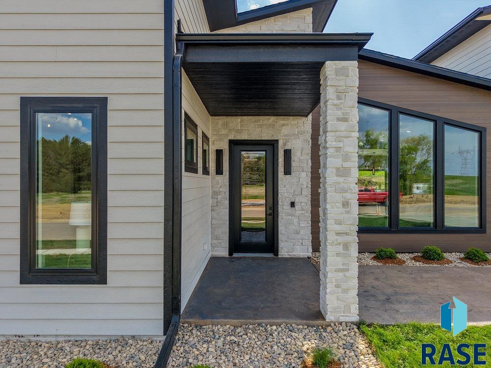 1013 N Scots Pine Dr Drive #J63, Sioux Falls, New Jersey image 3